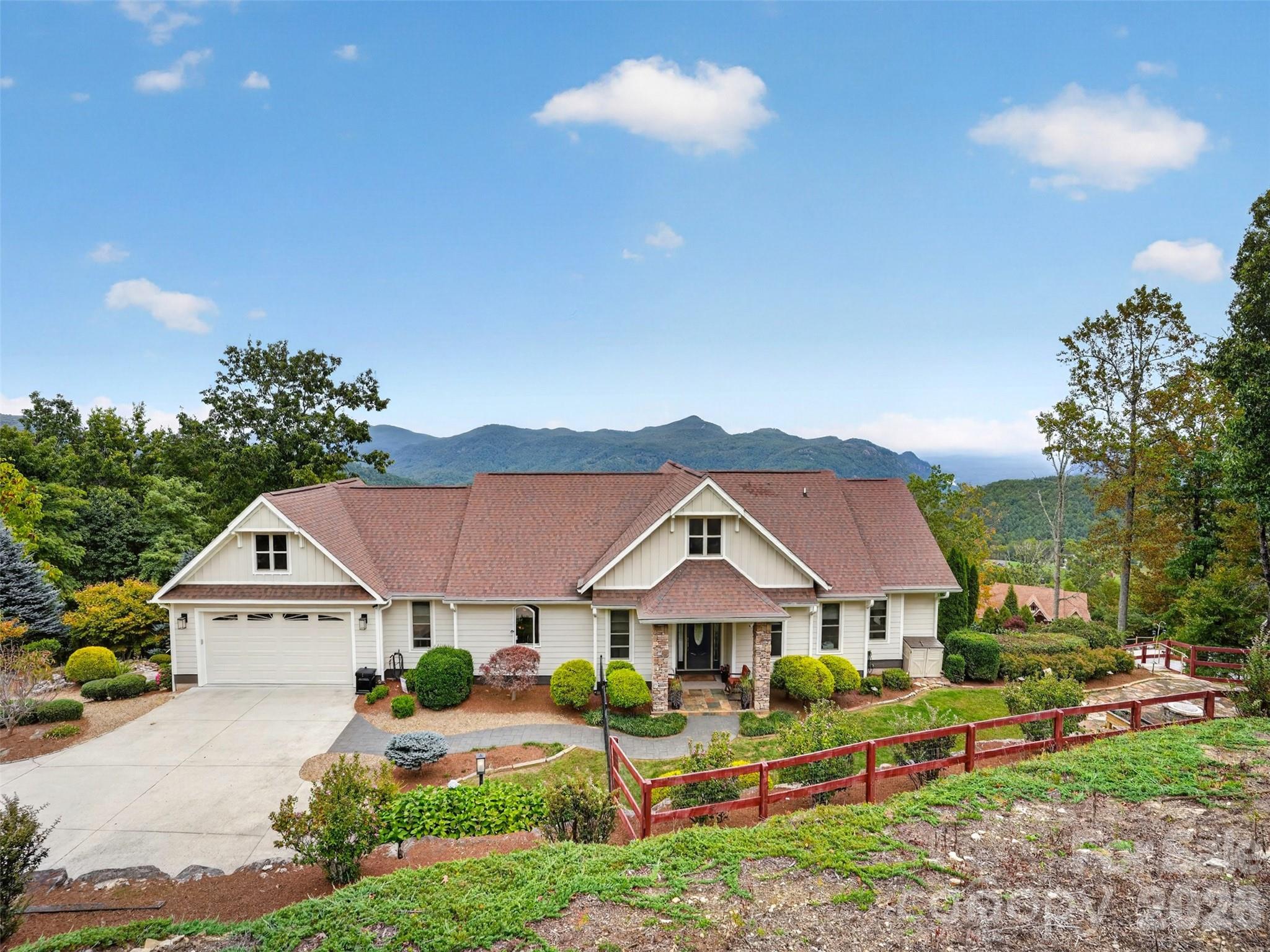 57 Mountainaire Court, Hendersonville, photo 5 of 8