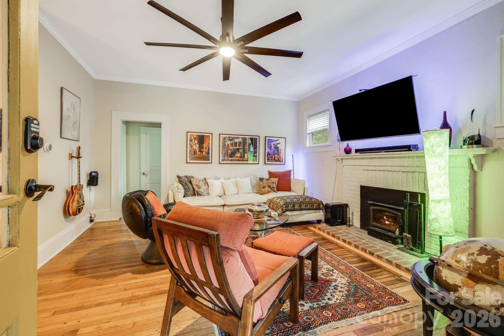 107 Courtland Avenue, Asheville, photo 7 of 8