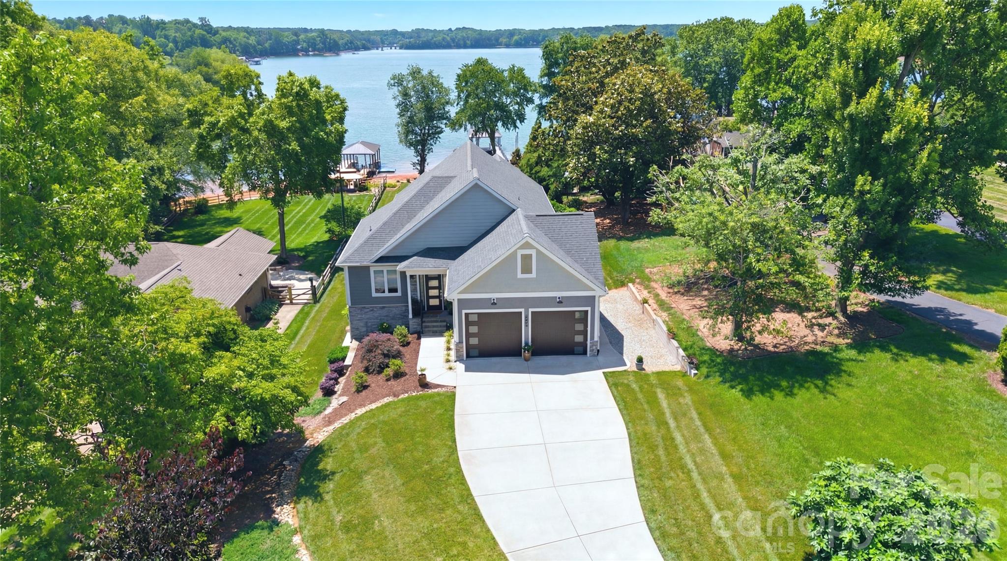 4293 Harbor Lane, Sherrills Ford, photo 2 of 8