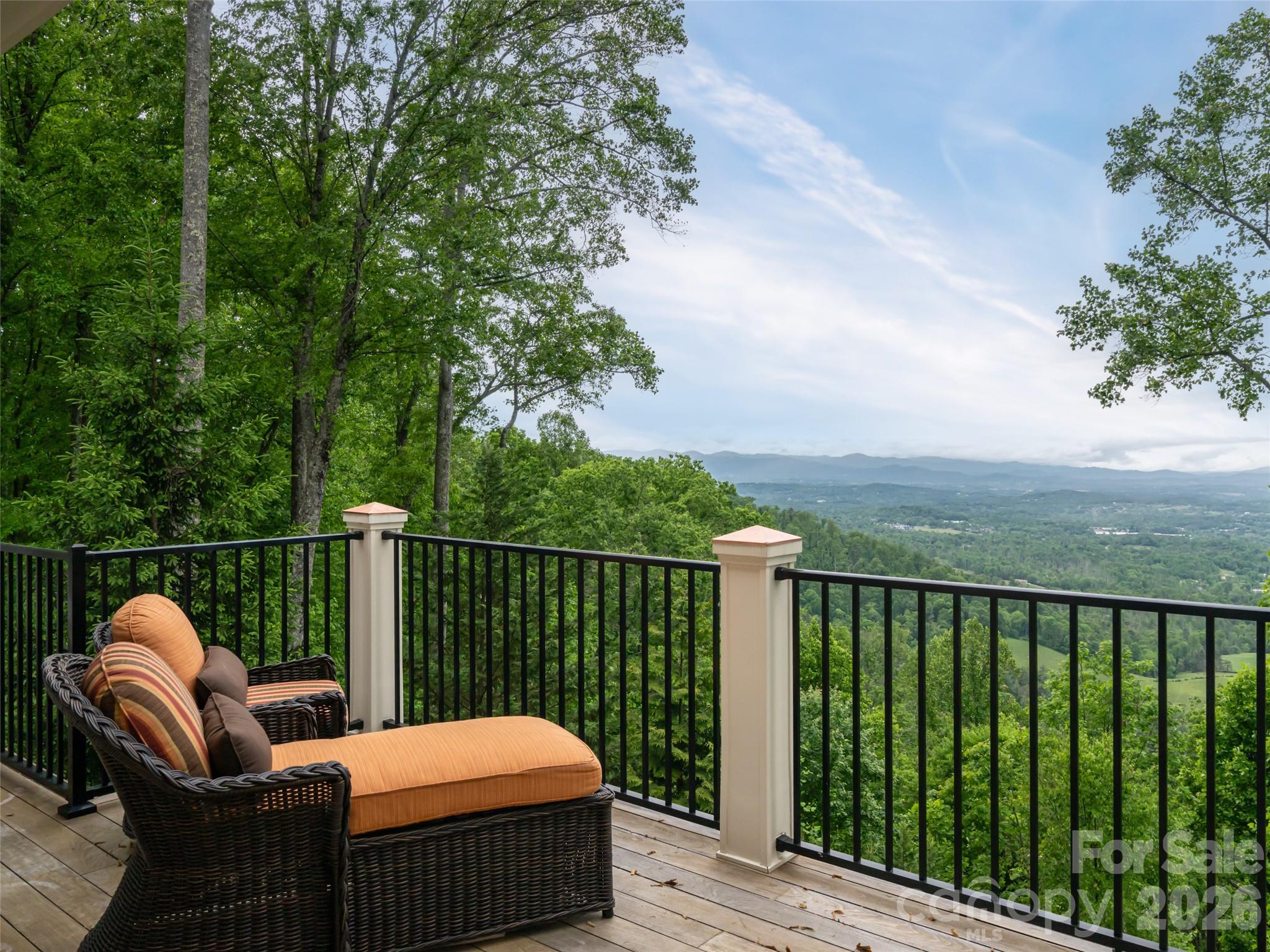 29 Elk Ridge Drive, Asheville, photo 2 of 8