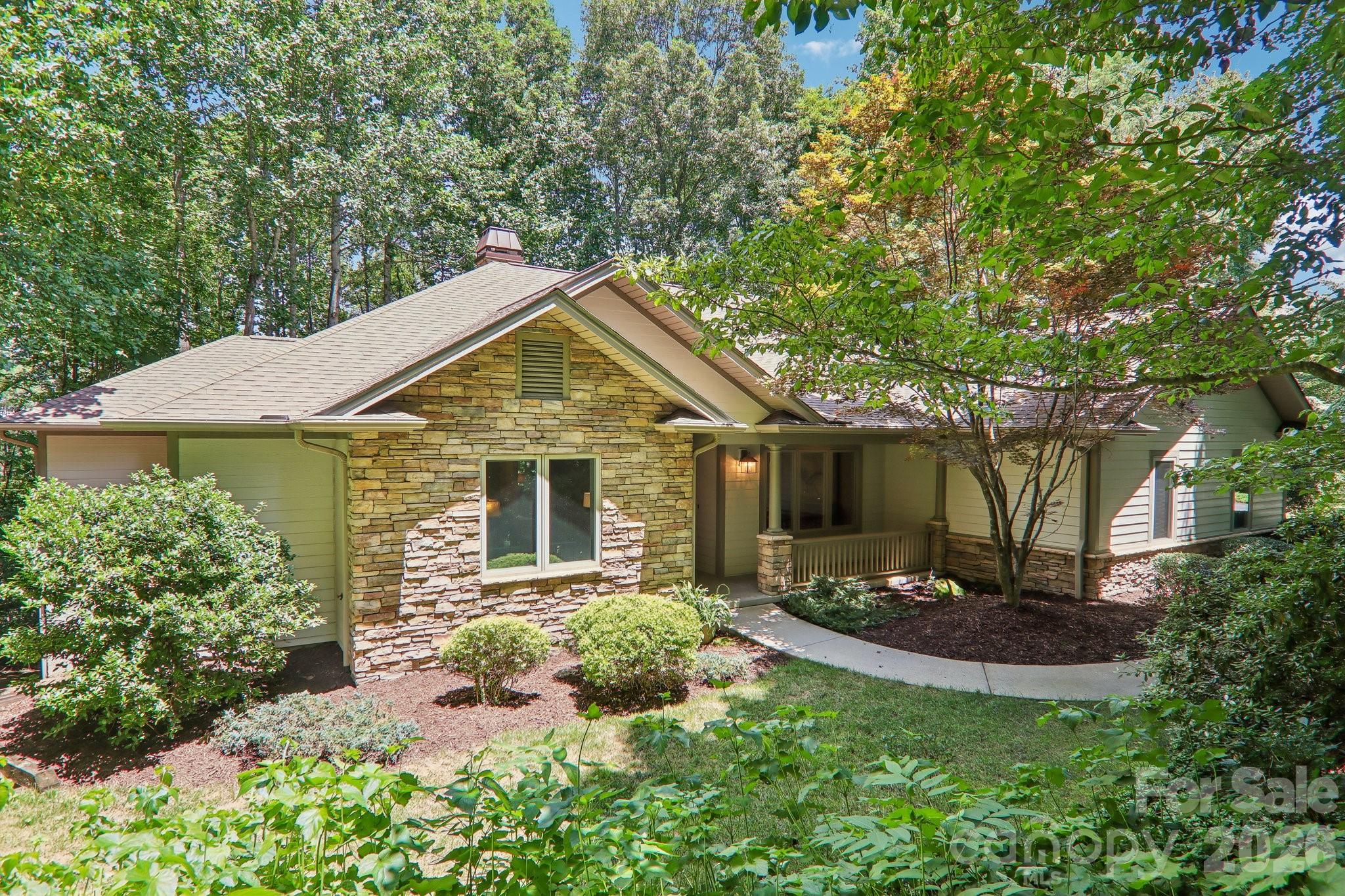 24 Turkey Roost Court, Flat Rock, photo 4 of 8