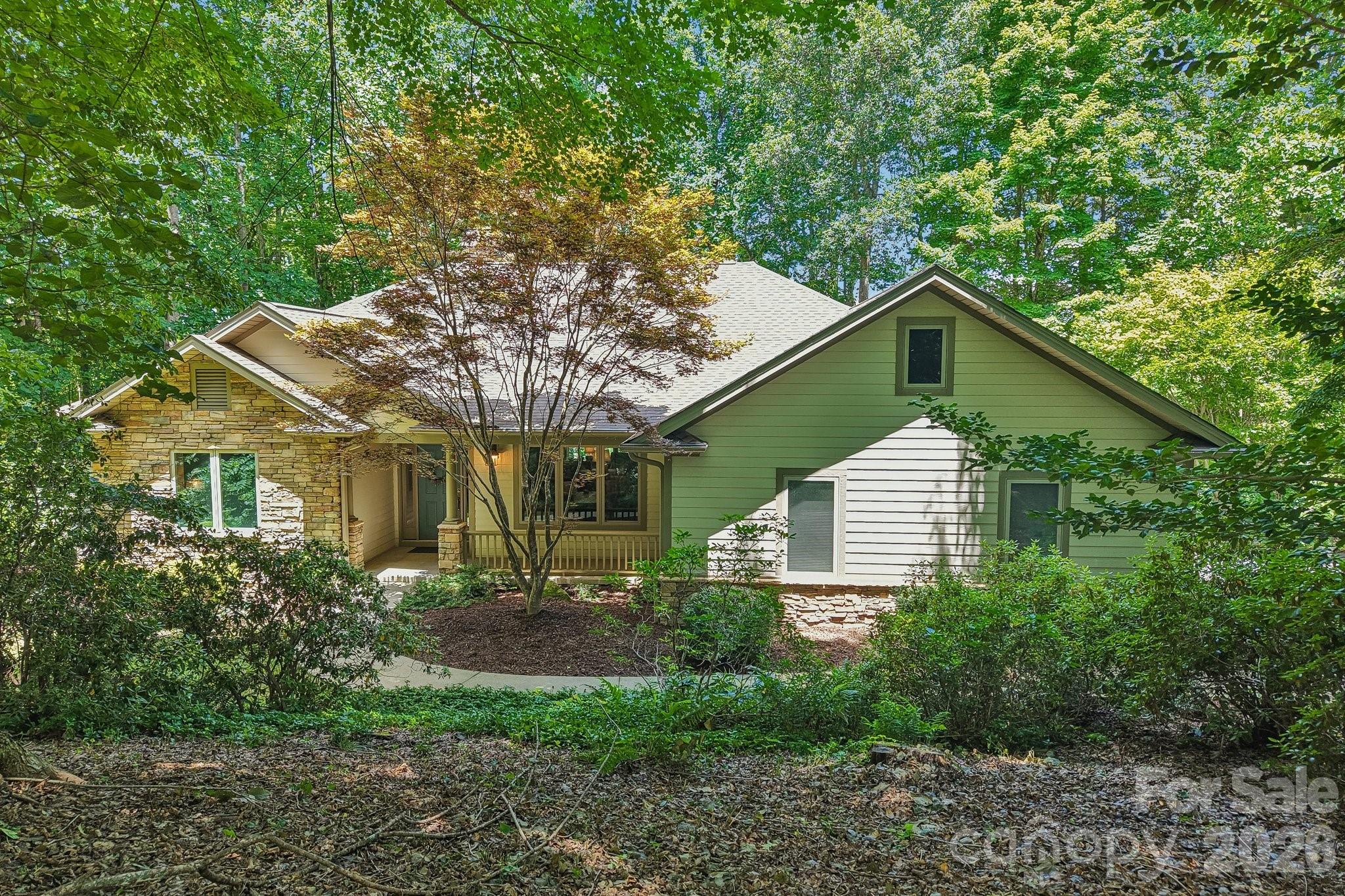 24 Turkey Roost Court, Flat Rock, photo 3 of 8