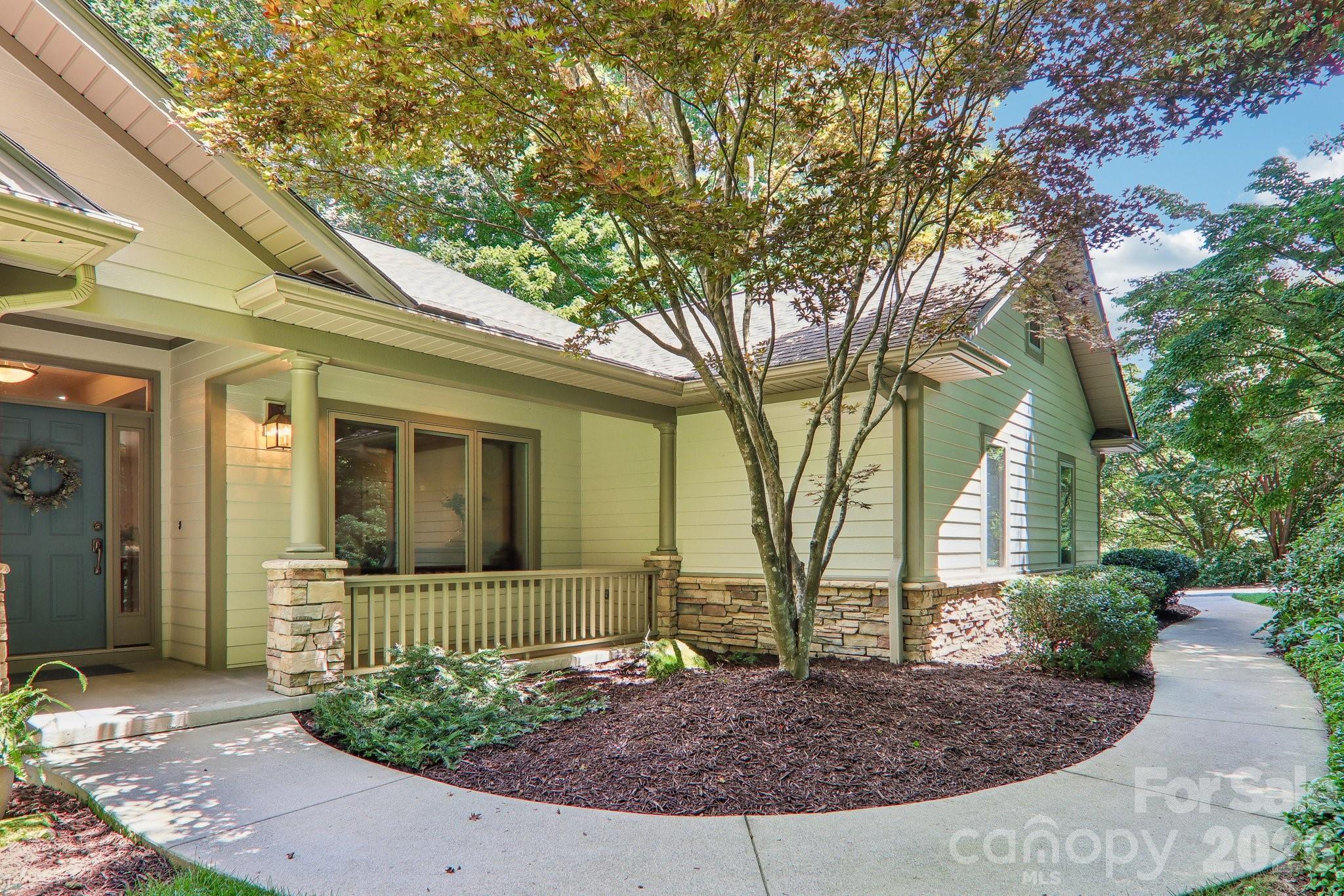 24 Turkey Roost Court, Flat Rock, photo 6 of 8