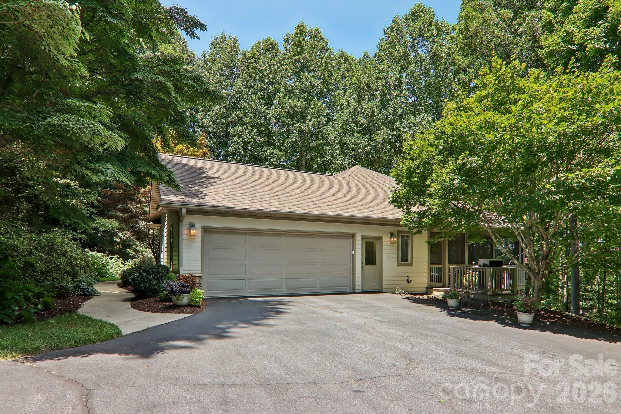 24 Turkey Roost Court, Flat Rock, photo 5 of 8