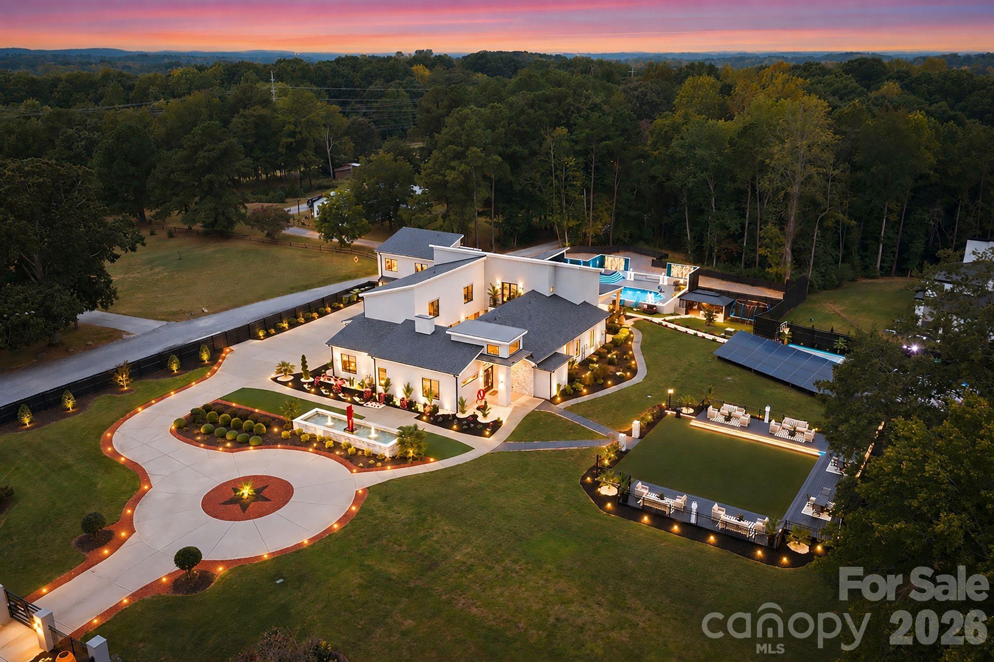15700 Youngblood Road, Charlotte, photo 2 of 8