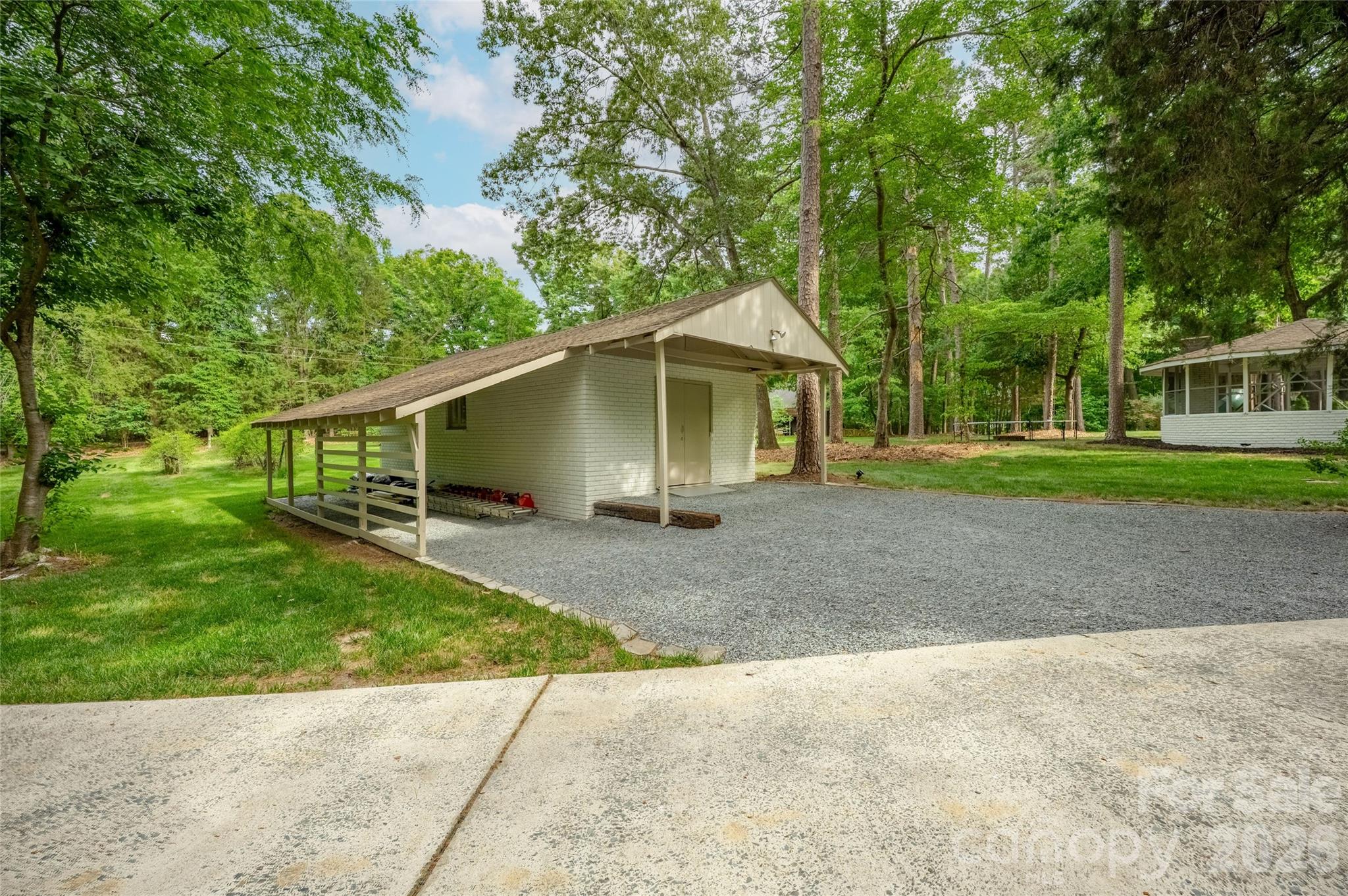 1800 Chestnut Lane, Matthews, photo 5 of 8