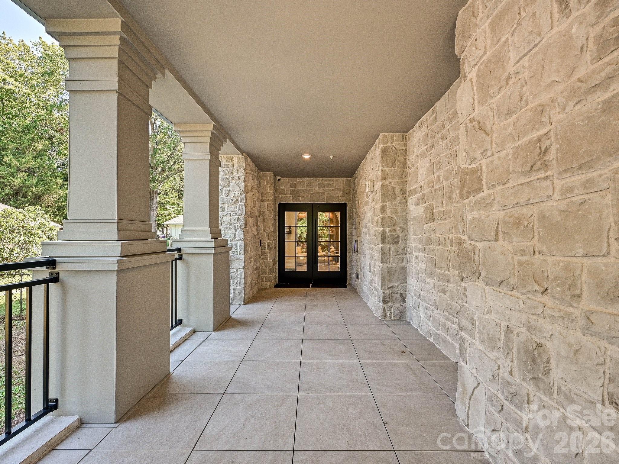 409 Queens Road #303, Charlotte, photo 2 of 8