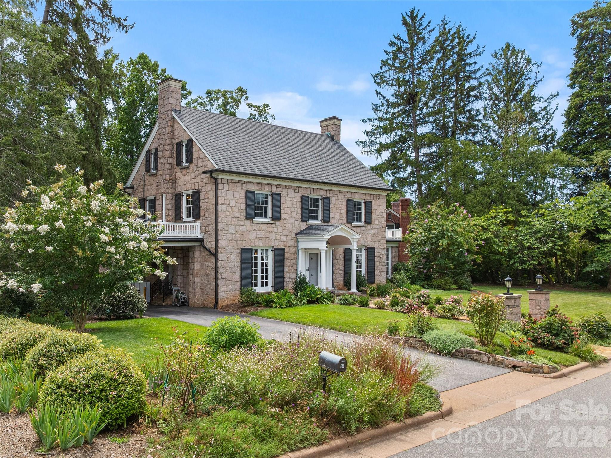 14 Griffing Boulevard, Asheville, photo 2 of 8