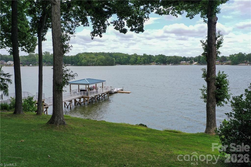 144 Riverside Court, Lexington, photo 2 of 8