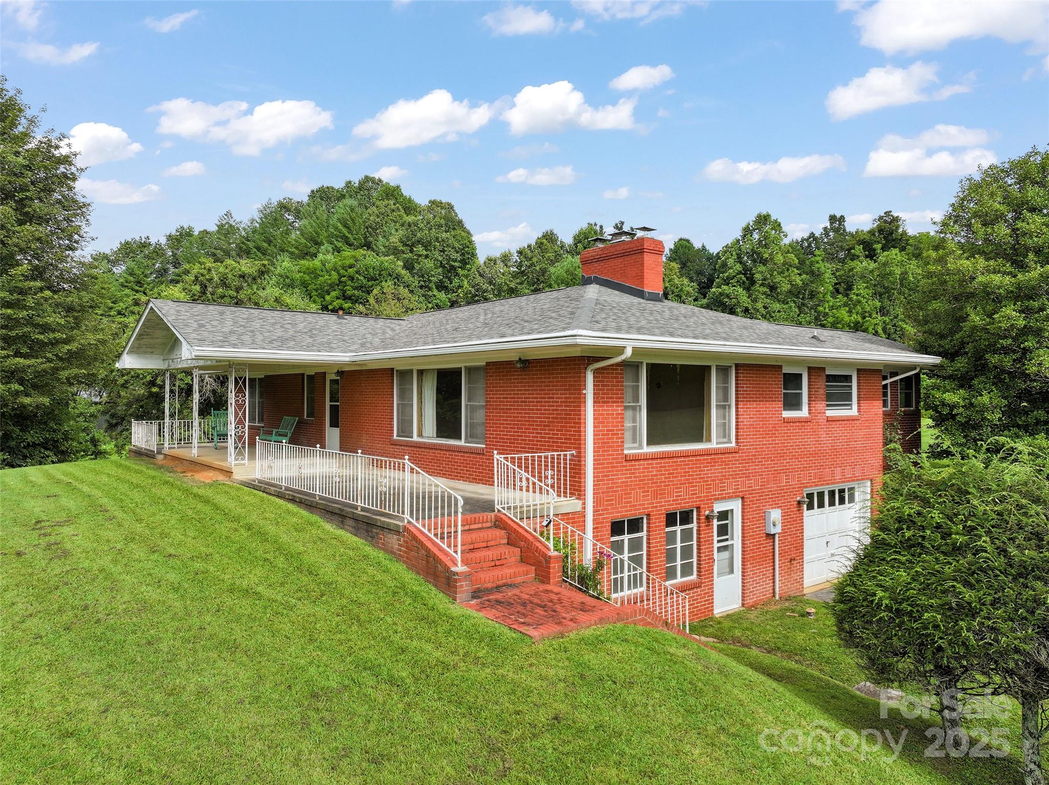 5 Noland Downs Road, Waynesville, photo 2 of 8