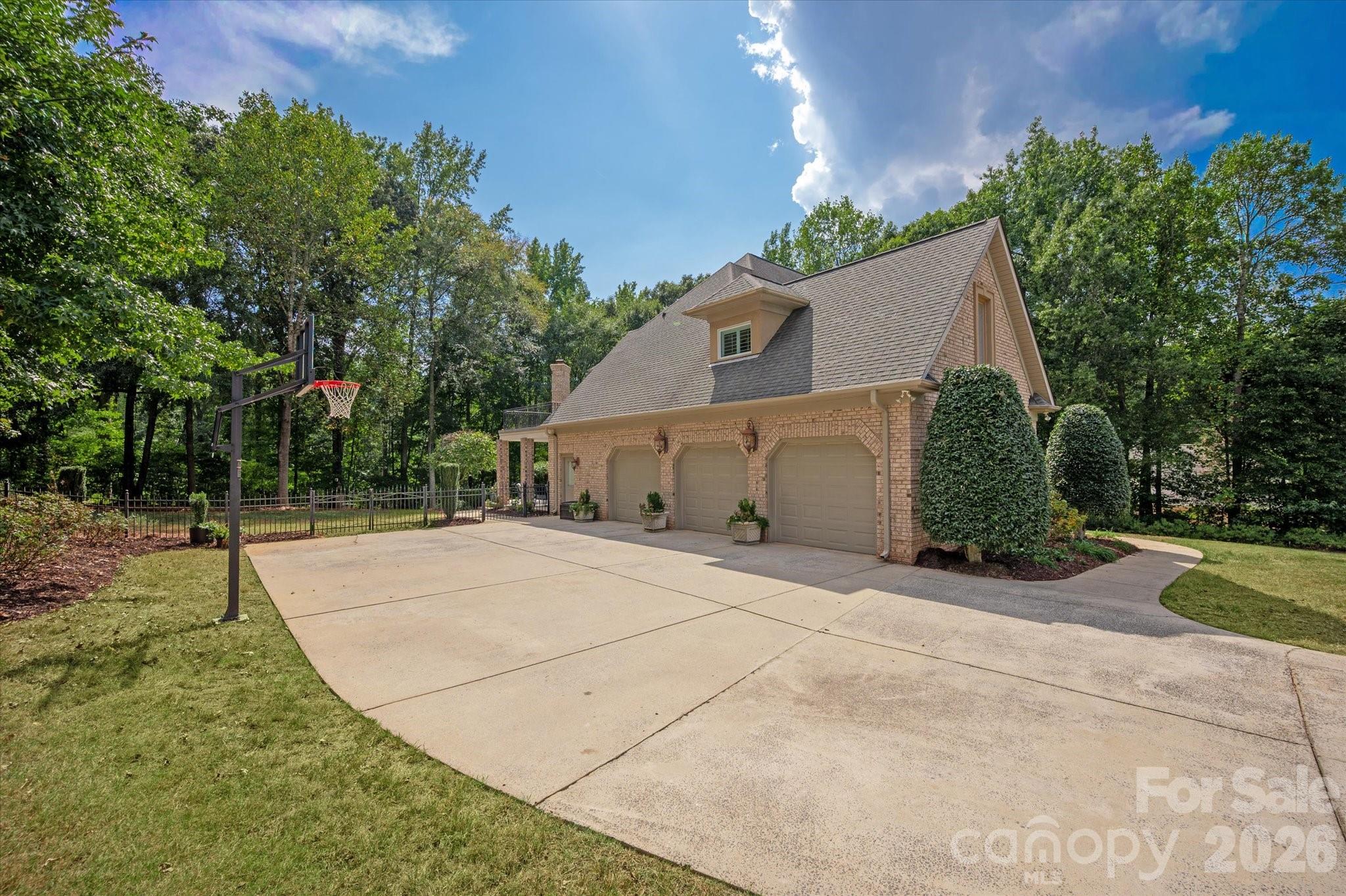 1005 Firethorne Club Drive, Marvin, photo 3 of 8