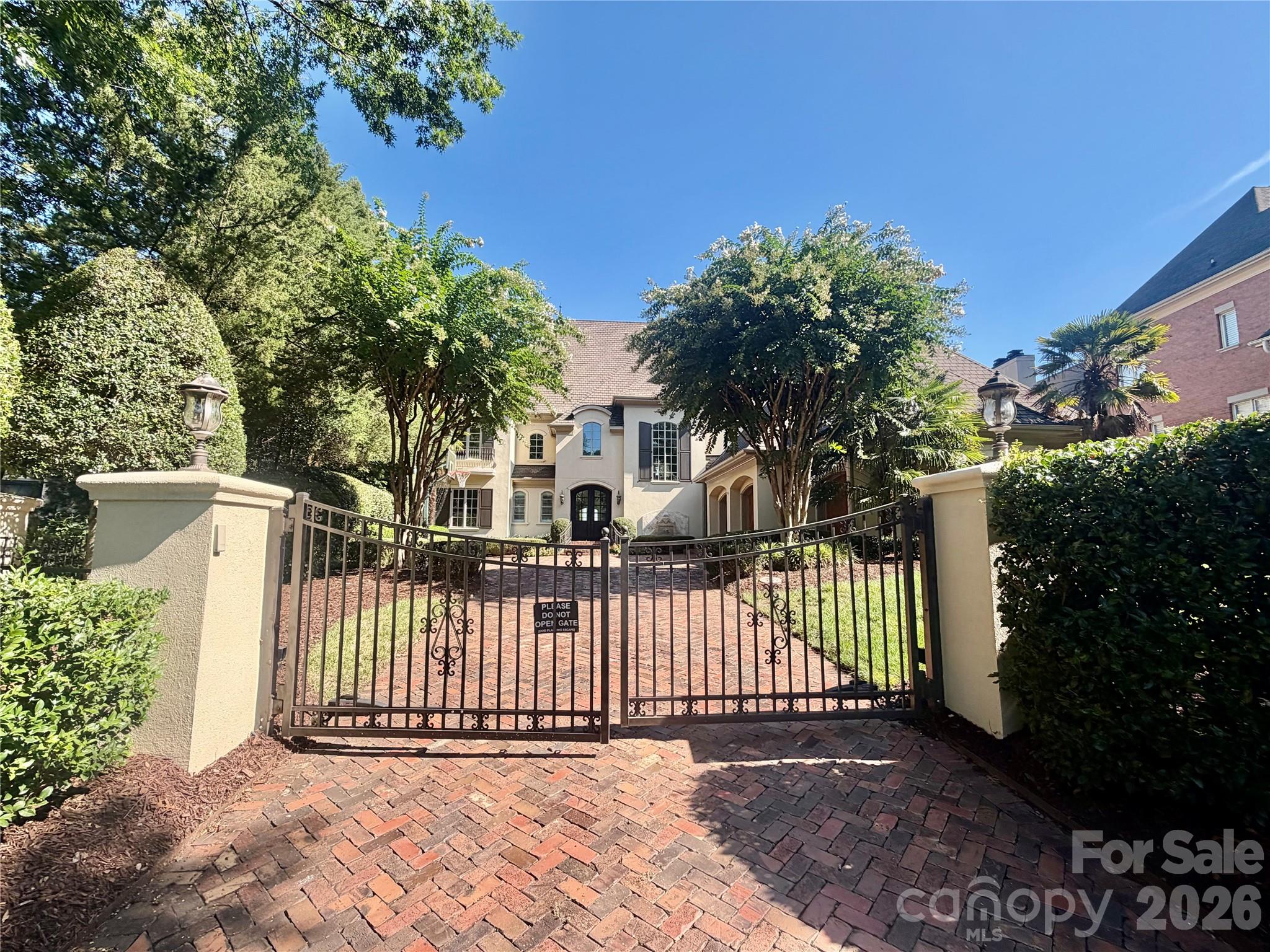 11828 Stephenson Court, Charlotte, photo 2 of 8