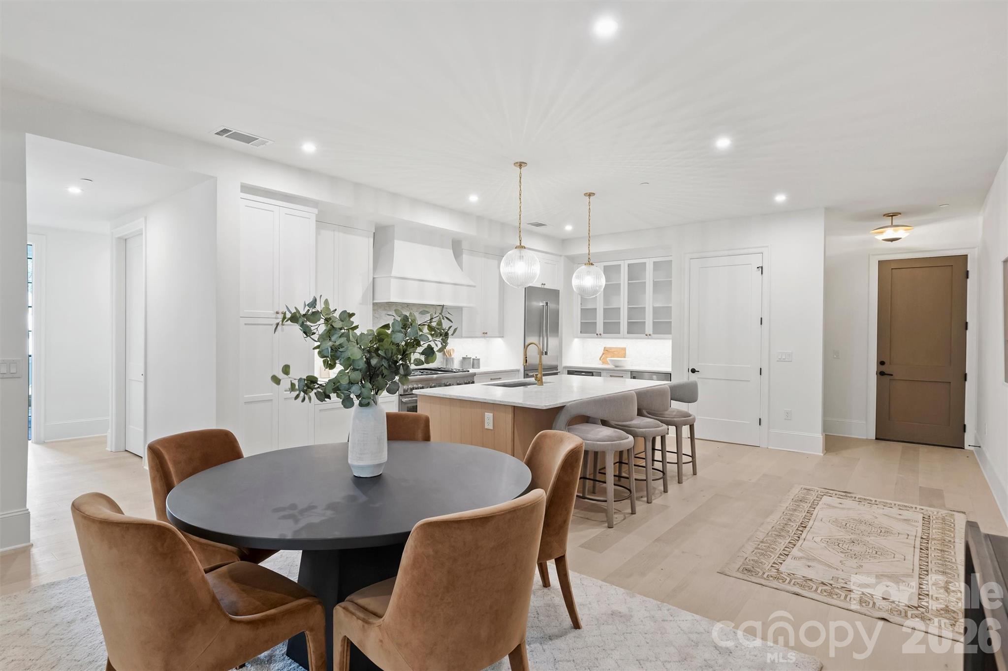 409 Queens Road #204, Charlotte, photo 6 of 8