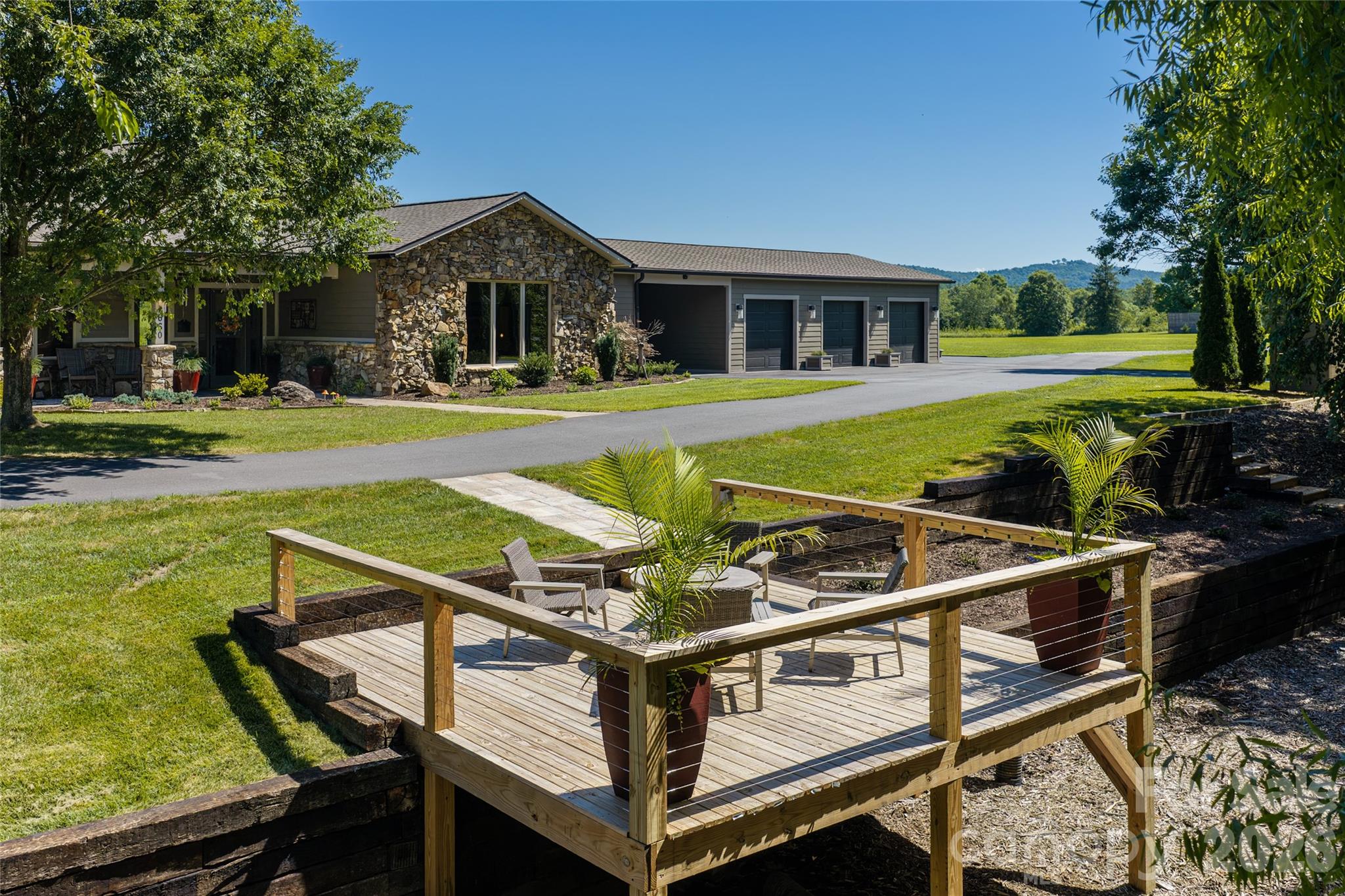 660 Pleasant Grove Road, Hendersonville, photo 5 of 8