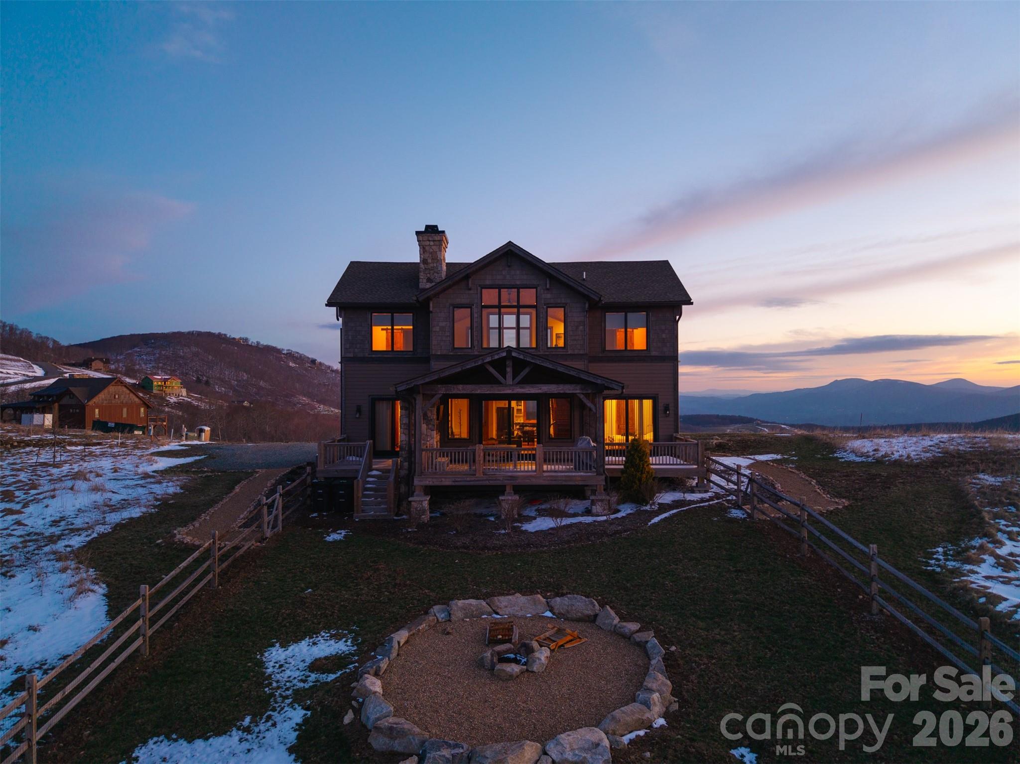 352 Great Sky Drive, Banner Elk, photo 2 of 8