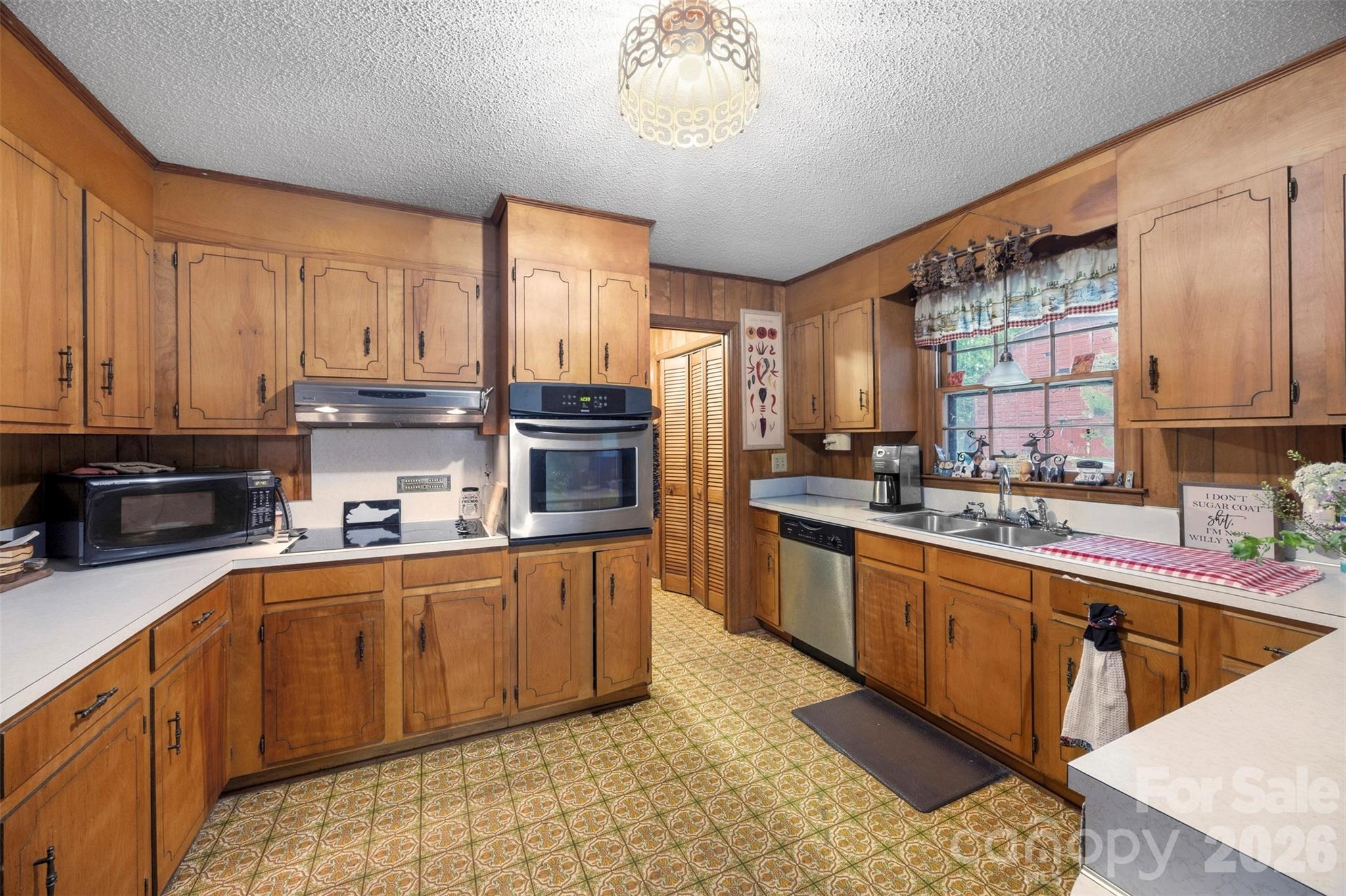 5139 E Dixon Boulevard, Kings Mountain, photo 2 of 8