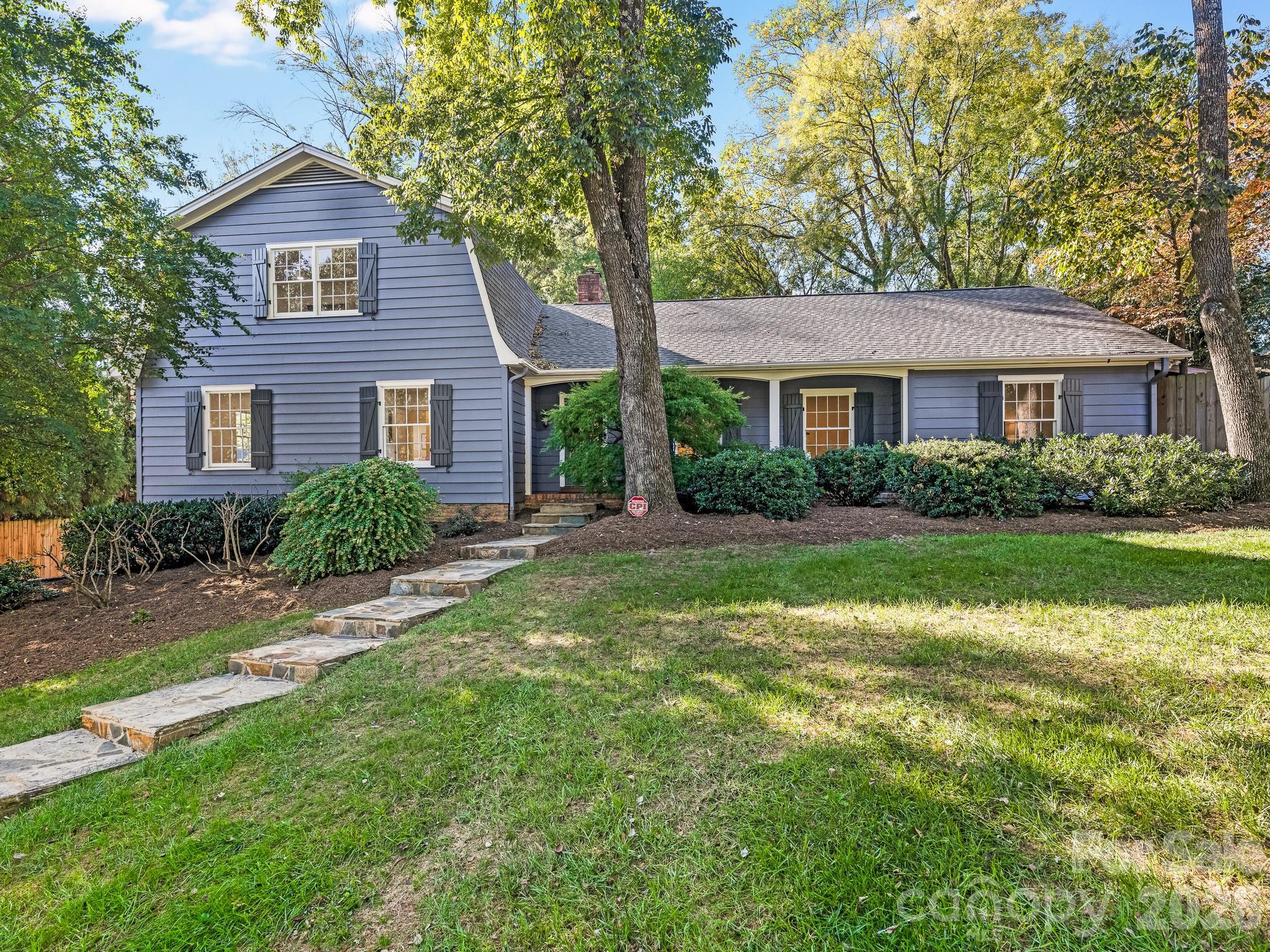 424 Whitestone Road, Charlotte, photo 1 of 8