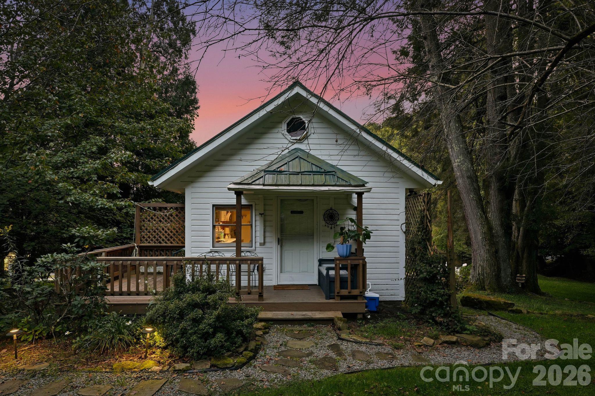 404 Old Bristol Road, Boone, photo 5 of 8