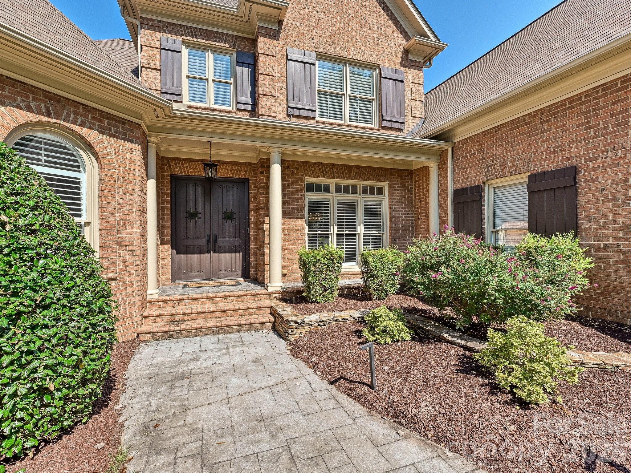 15034 Jockeys Ridge Drive, Charlotte, photo 3 of 8