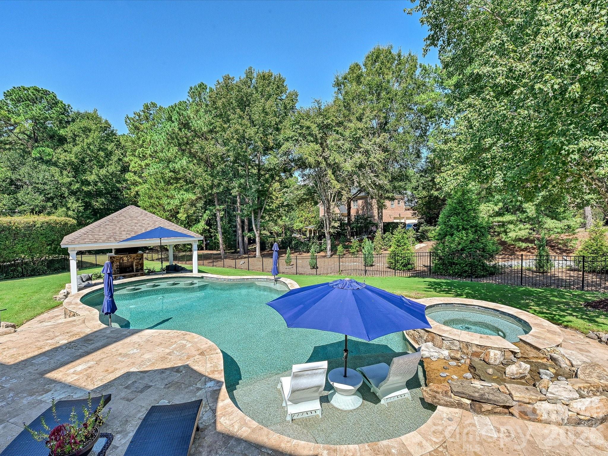 15034 Jockeys Ridge Drive, Charlotte, photo 1 of 8