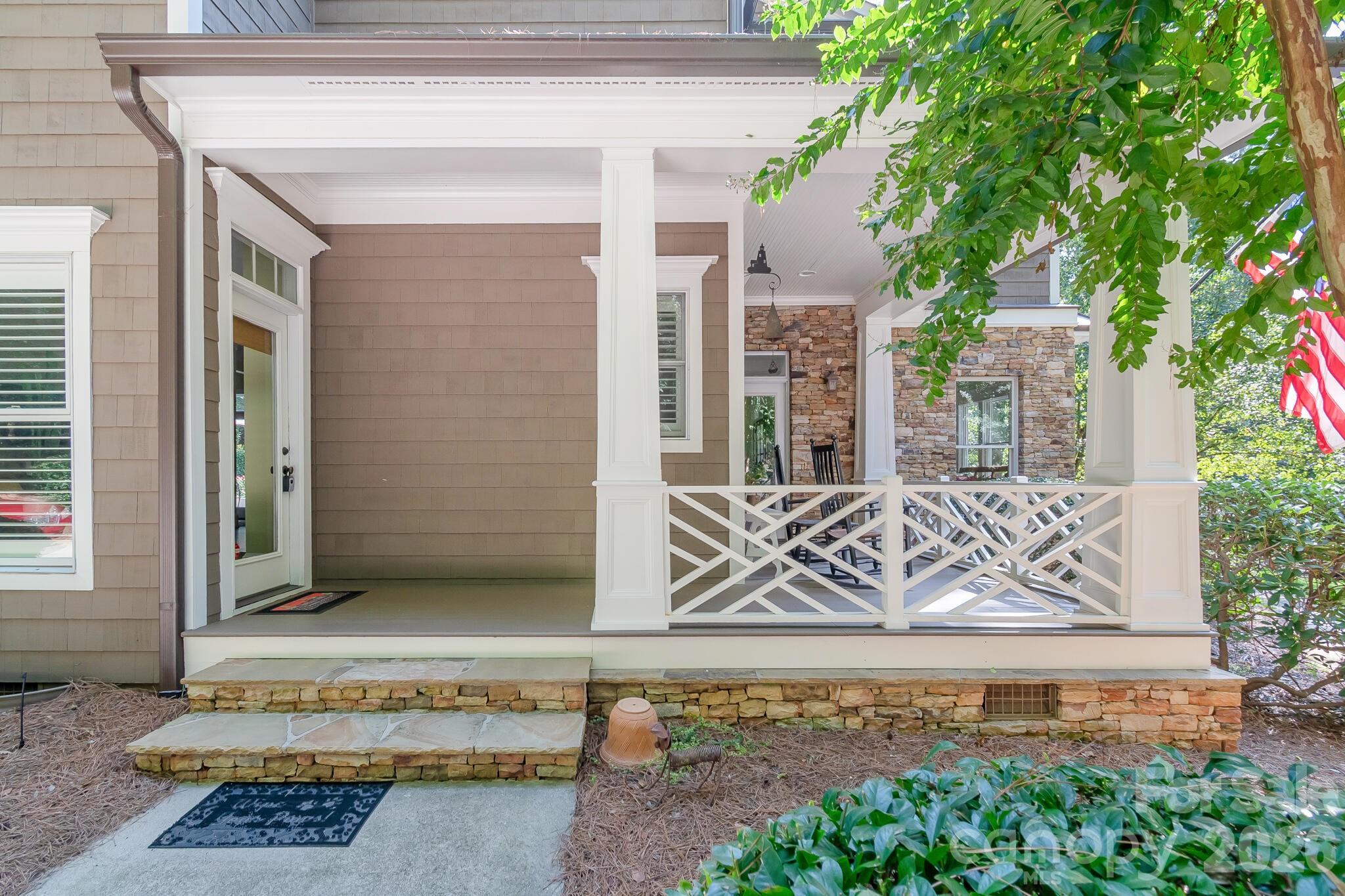 121 Seabury Drive, Mooresville, photo 3 of 8