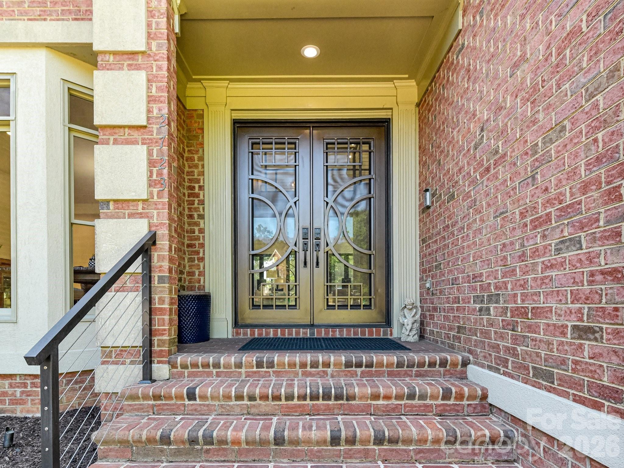2723 Providence Pine Lane, Charlotte, photo 2 of 8