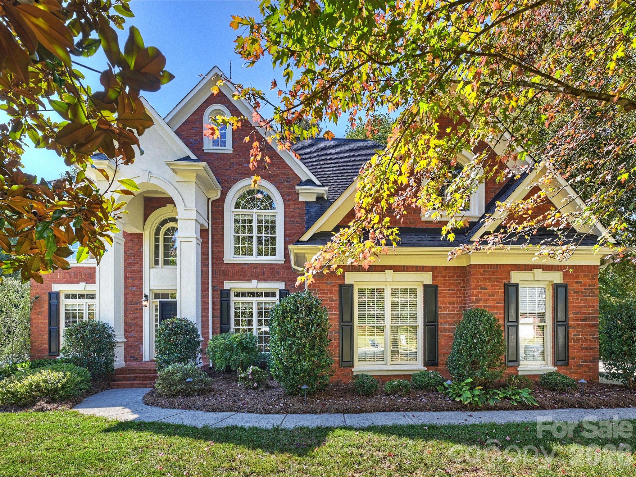 7705 Stonehaven Drive, Waxhaw, photo 1 of 8