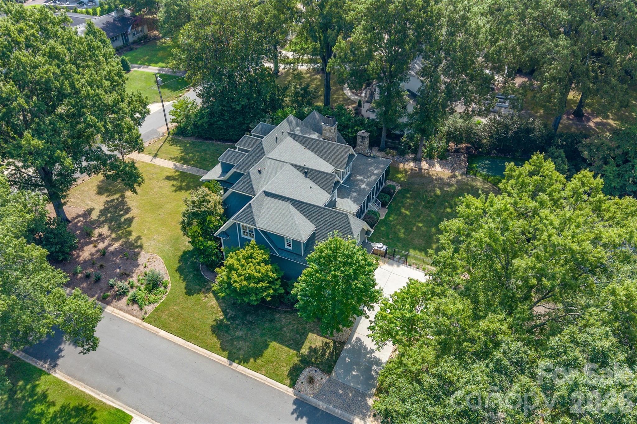 2800 Wintergreen Drive, Charlotte, photo 5 of 8