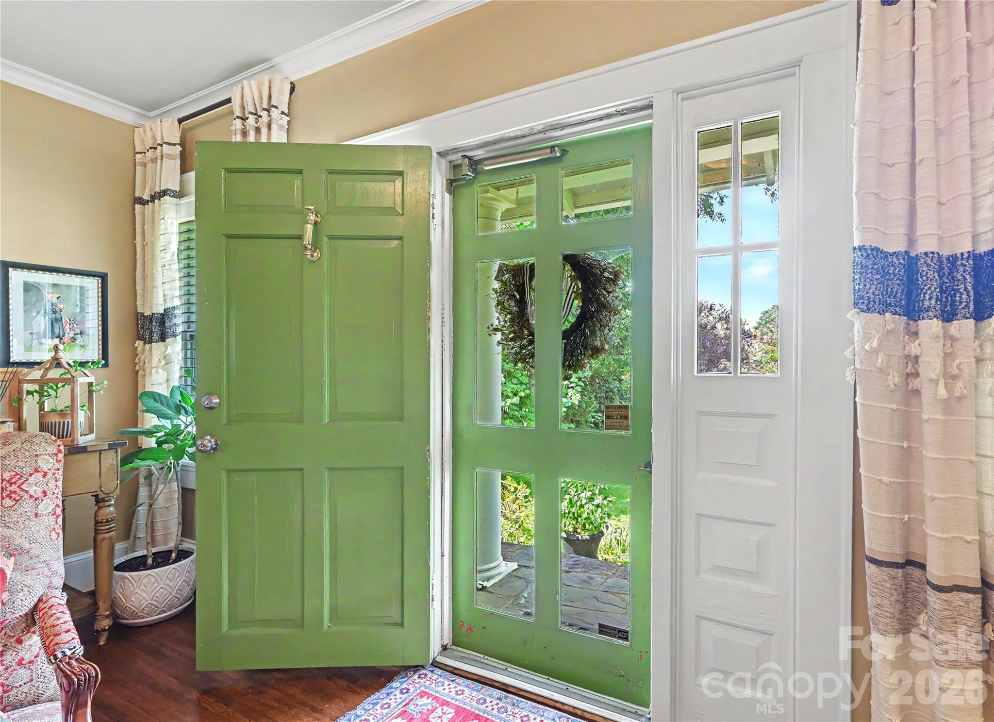 2527 Sharon Road, Charlotte, photo 4 of 8