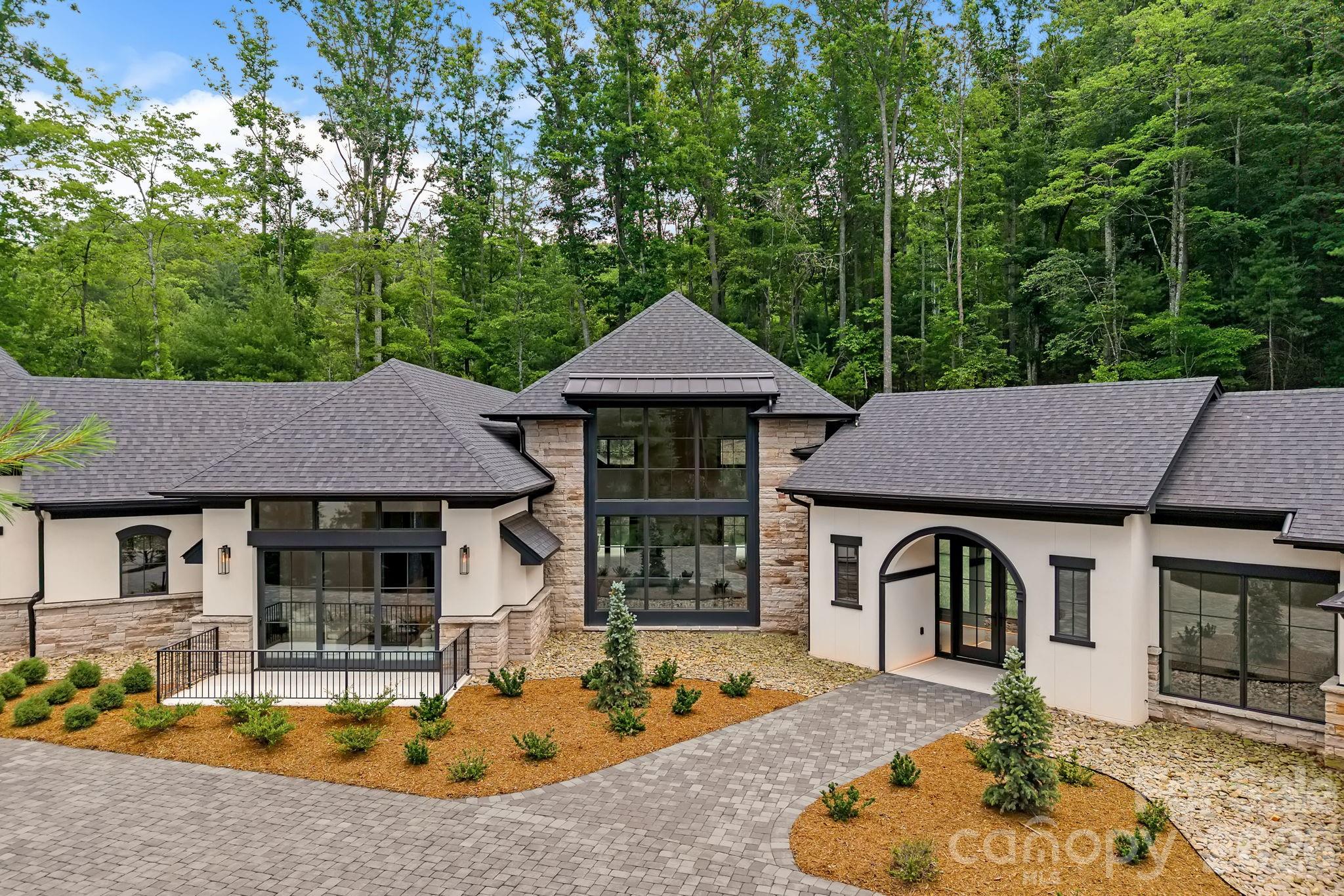 504 Hollow Trail, Asheville, photo 3 of 8