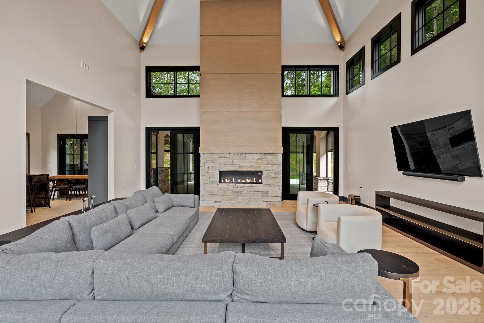 504 Hollow Trail, Asheville, photo 6 of 8