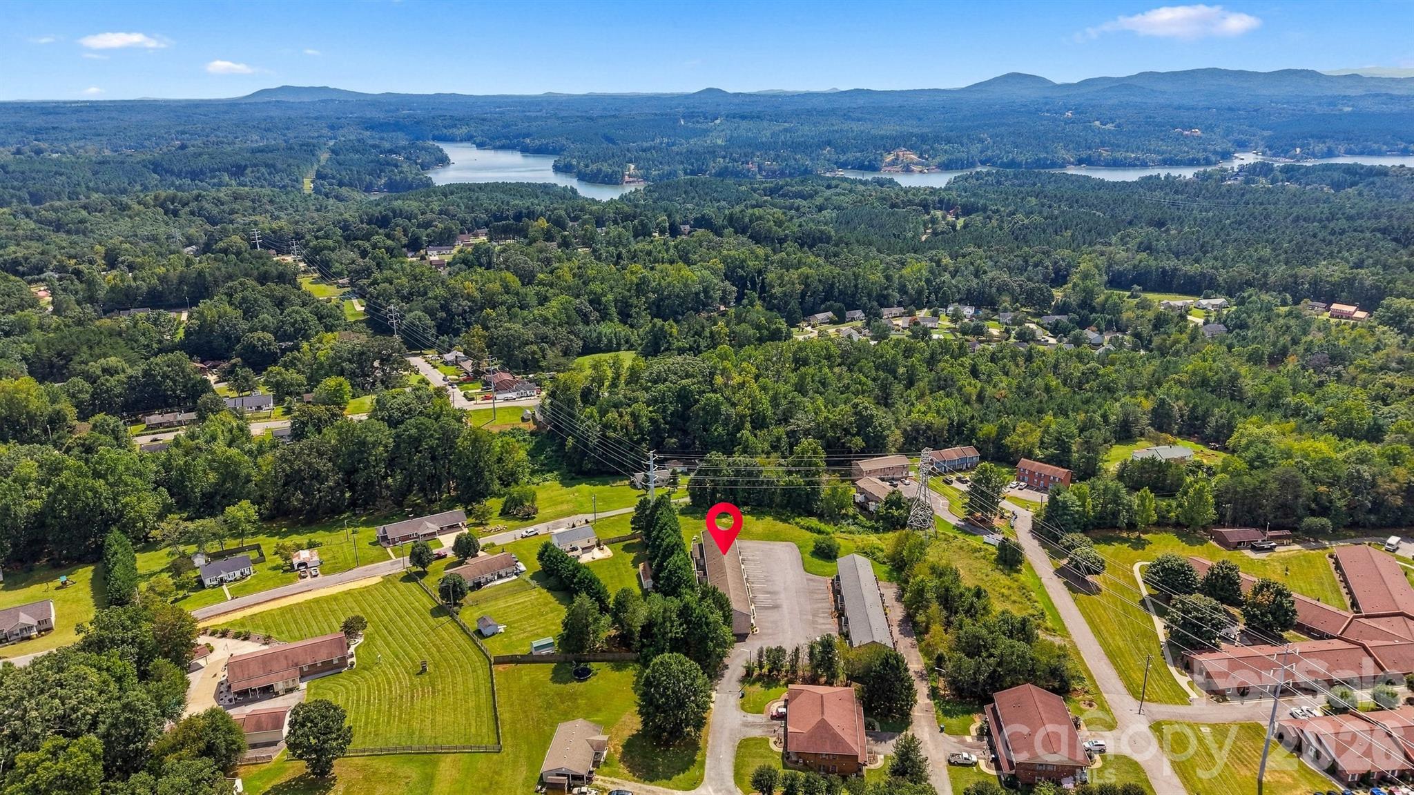 102 King Henry Lane, Granite Falls, photo 4 of 8