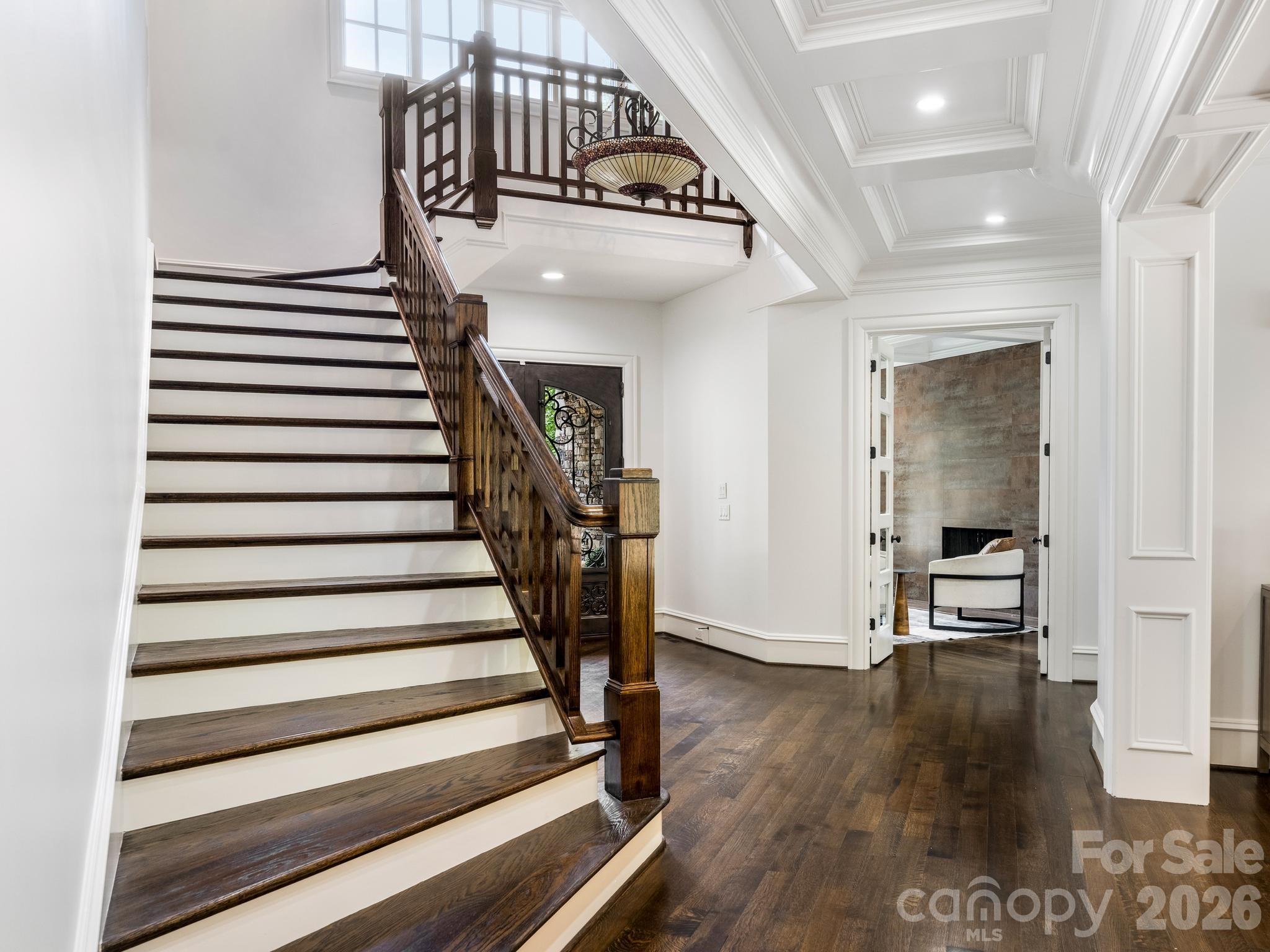 6323 Saint Stephen Lane, Charlotte, photo 3 of 8