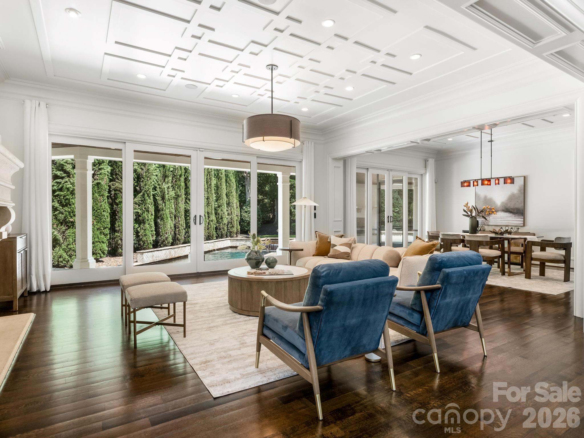 6323 Saint Stephen Lane, Charlotte, photo 5 of 8