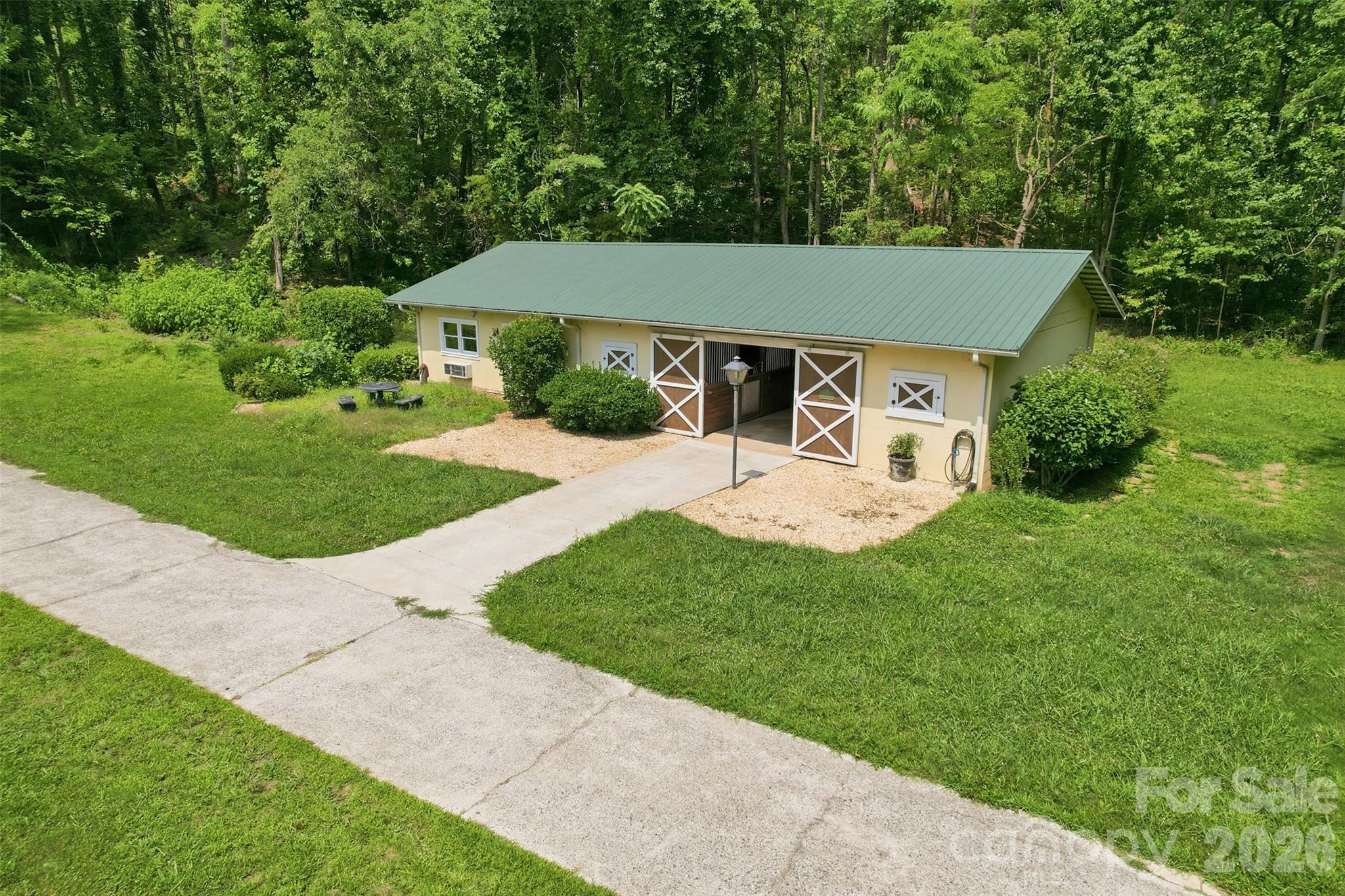 811 Butter Street, Landrum, photo 4 of 8
