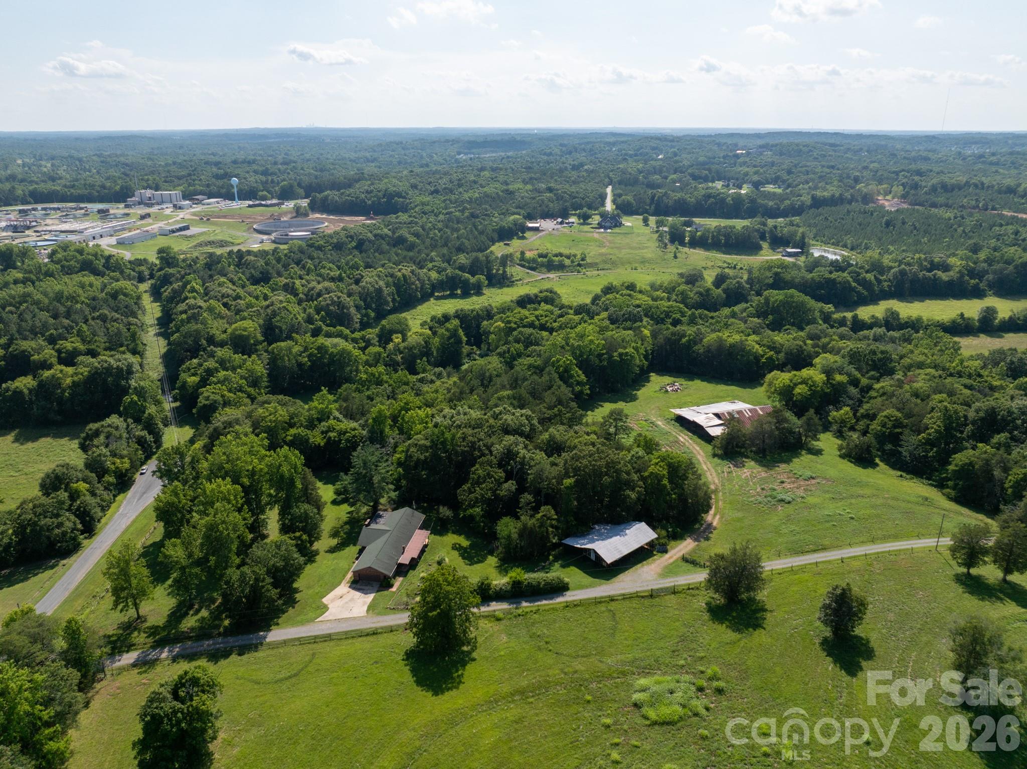 2555 Biggers Road, Concord, photo 2 of 8