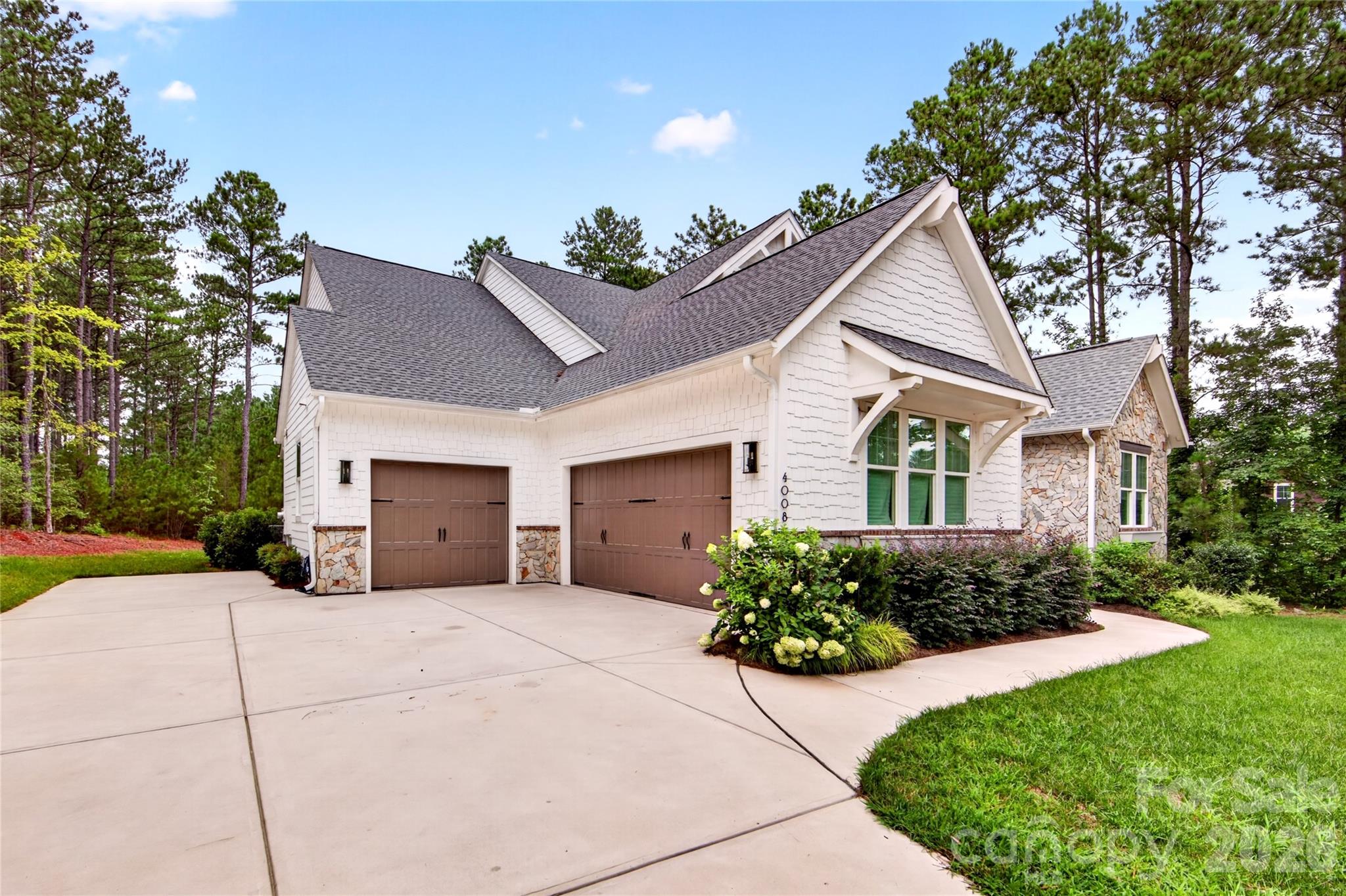 4008 Persimmon Road, Lancaster, photo 2 of 8