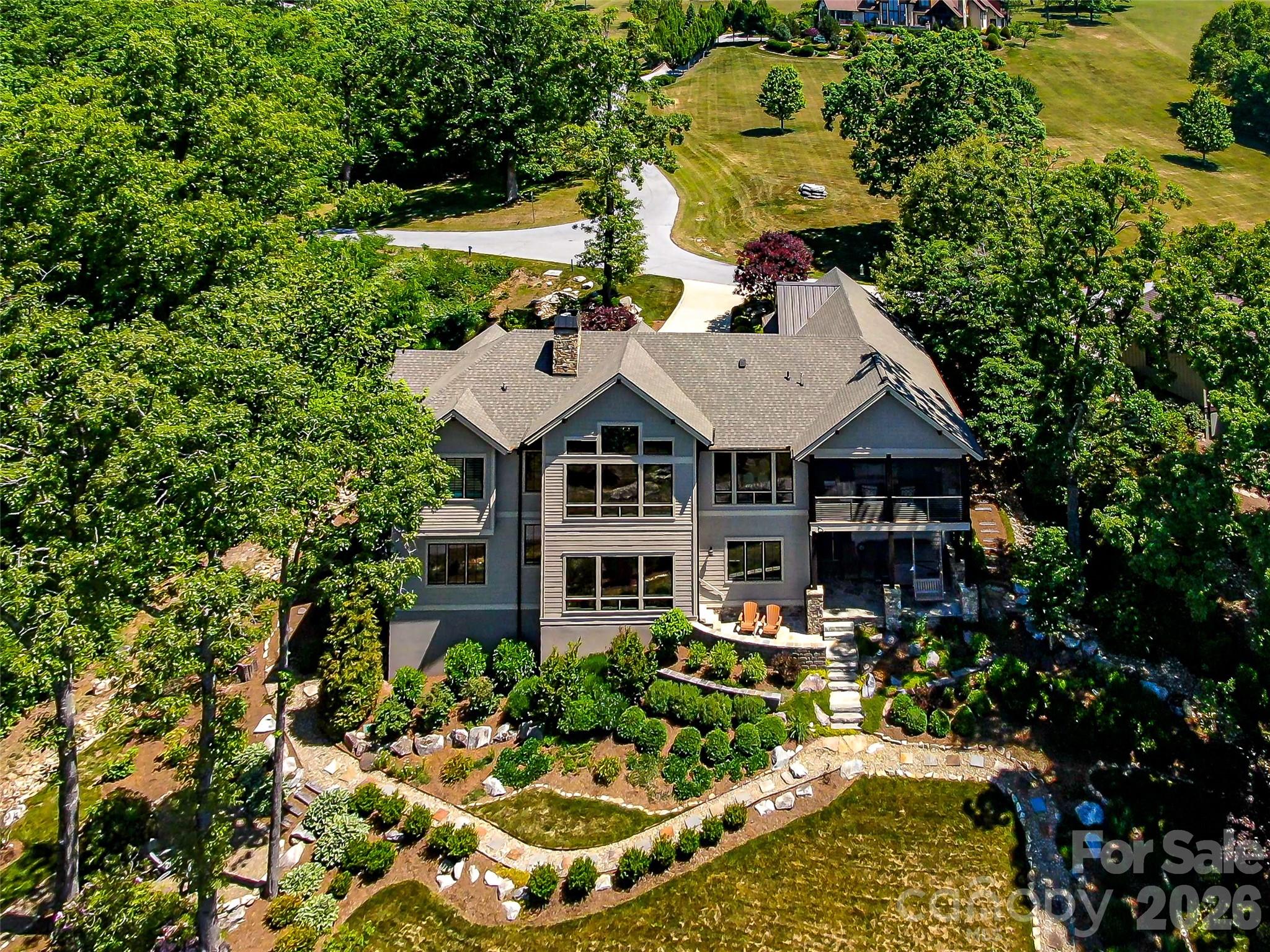 236 Summerset Drive, Hendersonville, photo 2 of 8