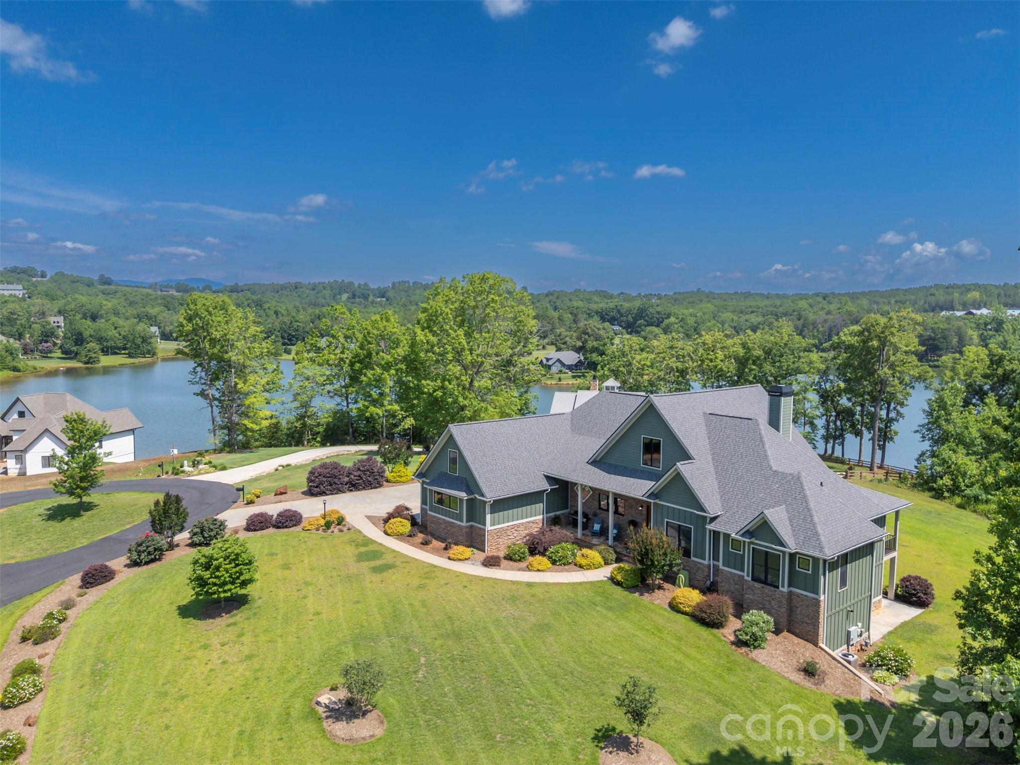 398 Mapleton Lane, Columbus, photo 2 of 8