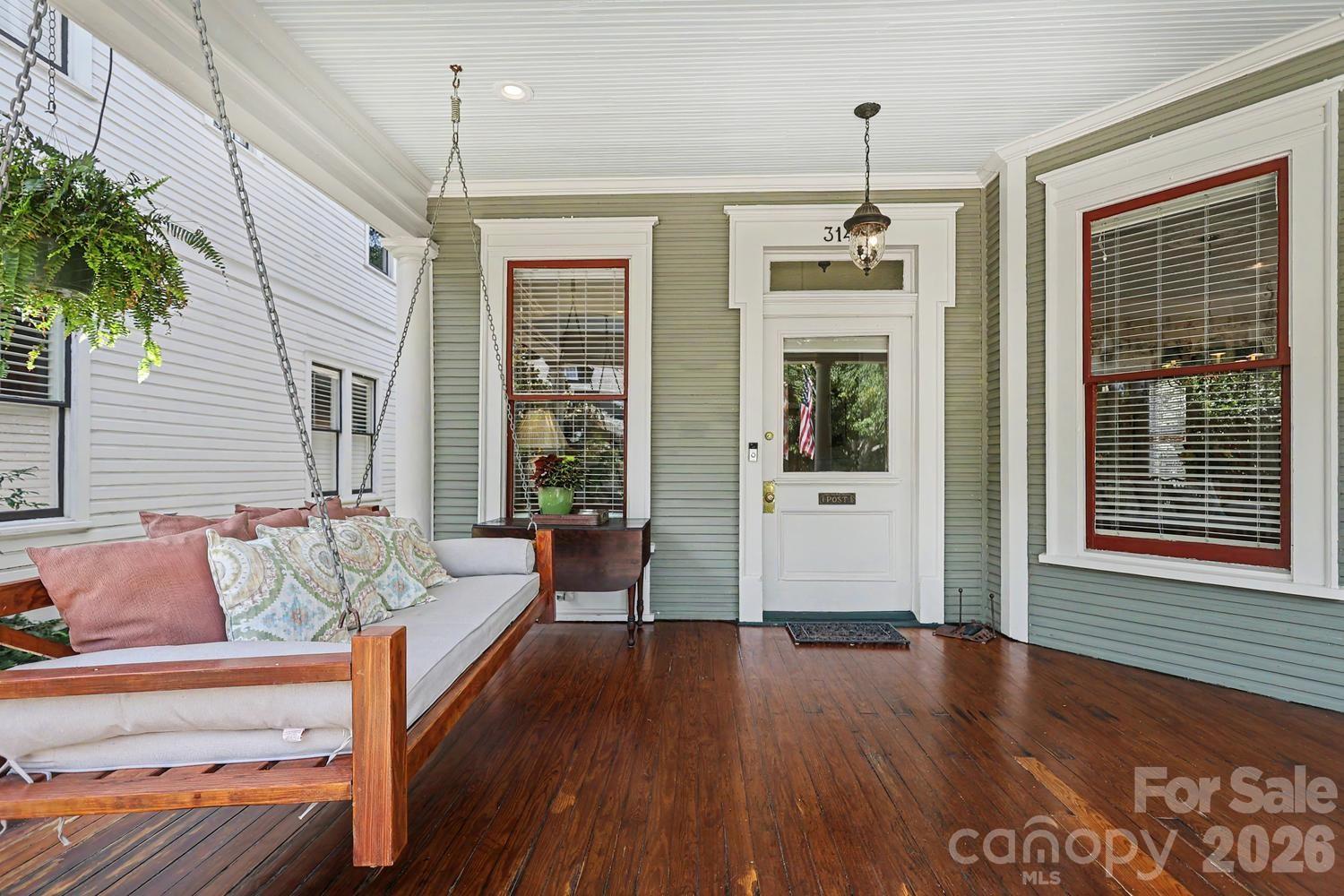 314 E Kingston Avenue E, Charlotte, photo 2 of 8