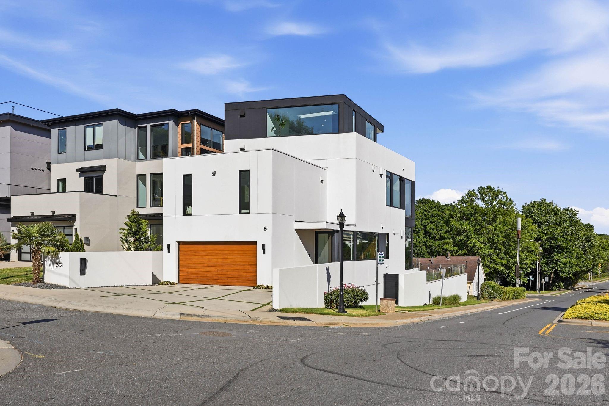 304 Frazier Avenue, Charlotte, photo 3 of 8
