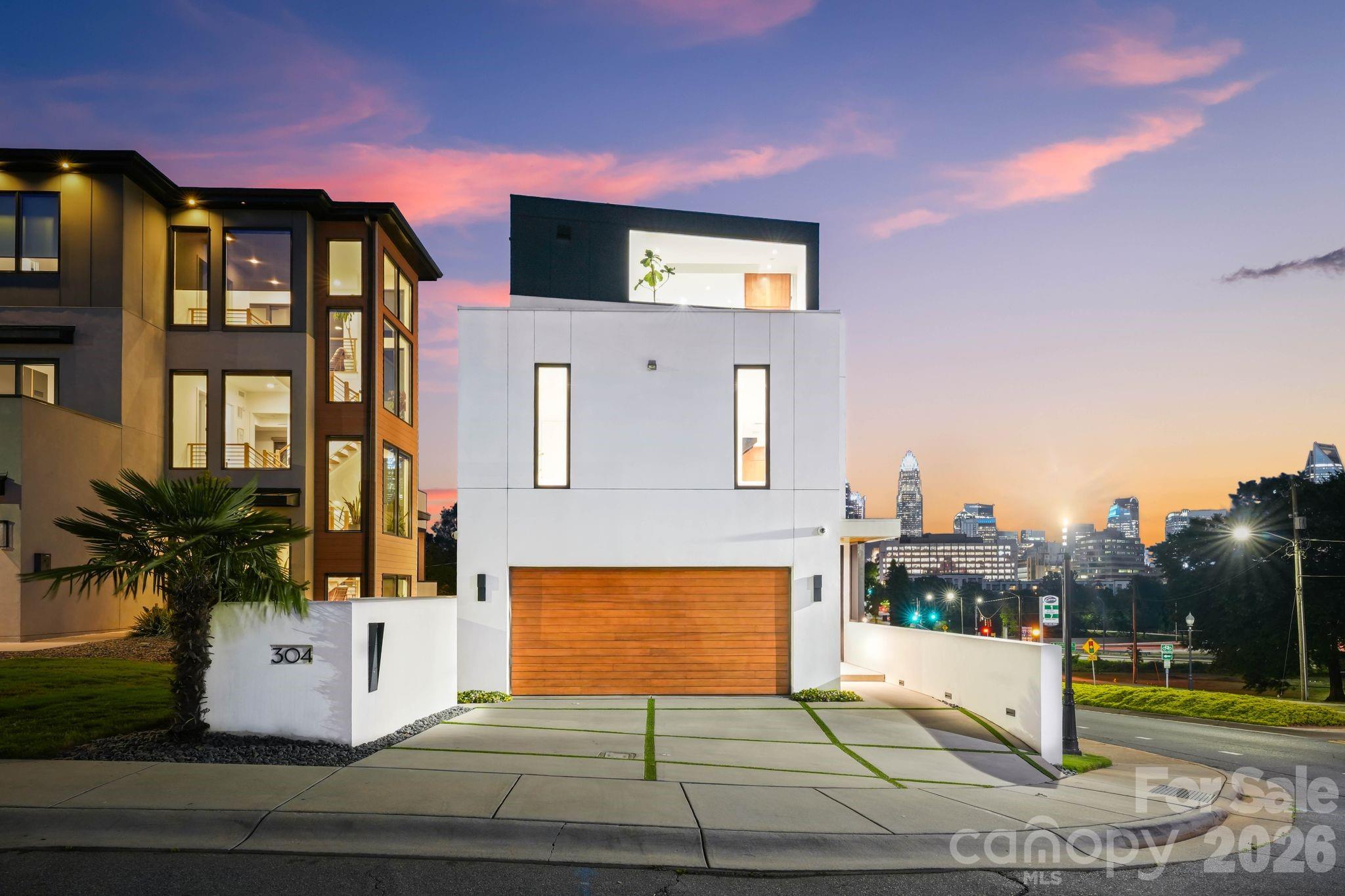 304 Frazier Avenue, Charlotte, photo 2 of 8