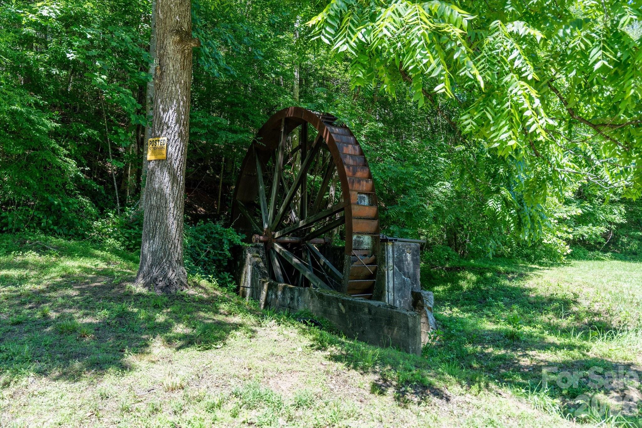 1194 Palmer Road, Mill Spring, photo 3 of 8