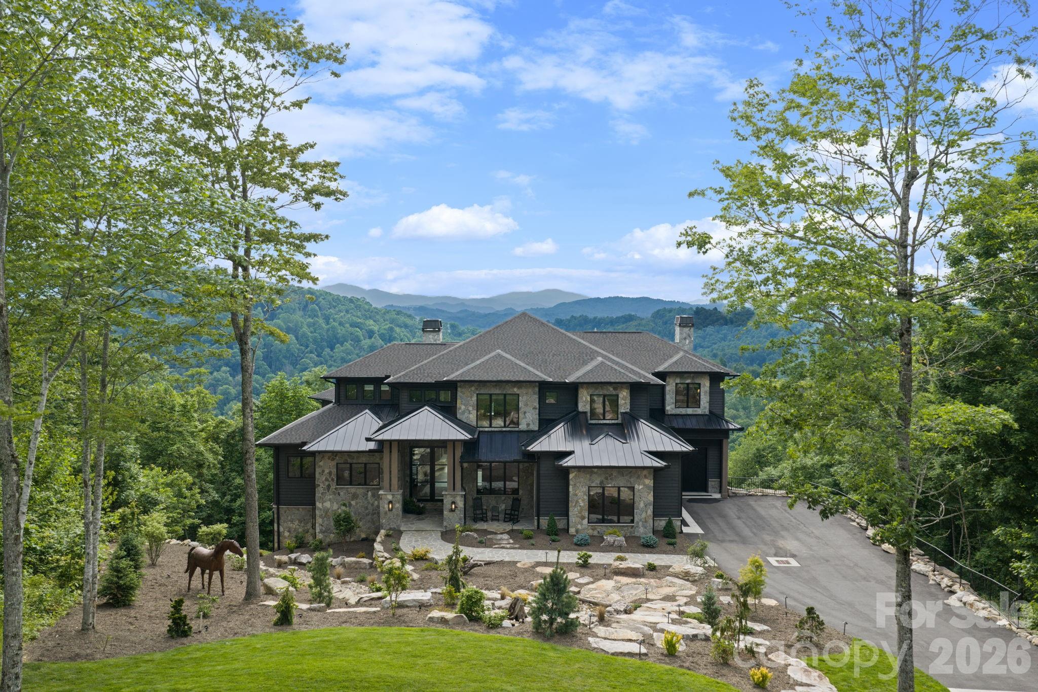 270 Osprey Drive, Banner Elk, photo 1 of 8