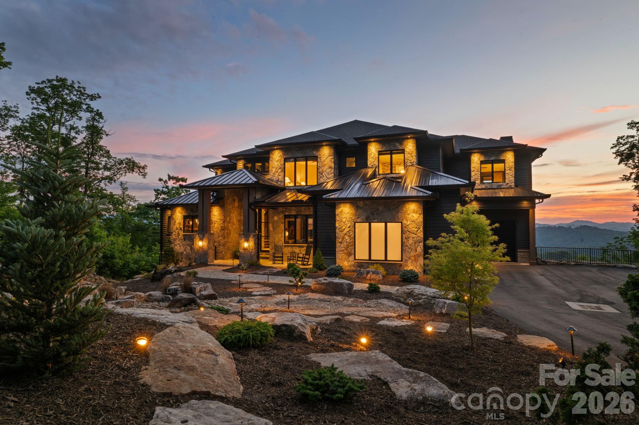 270 Osprey Drive, Banner Elk, photo 2 of 8