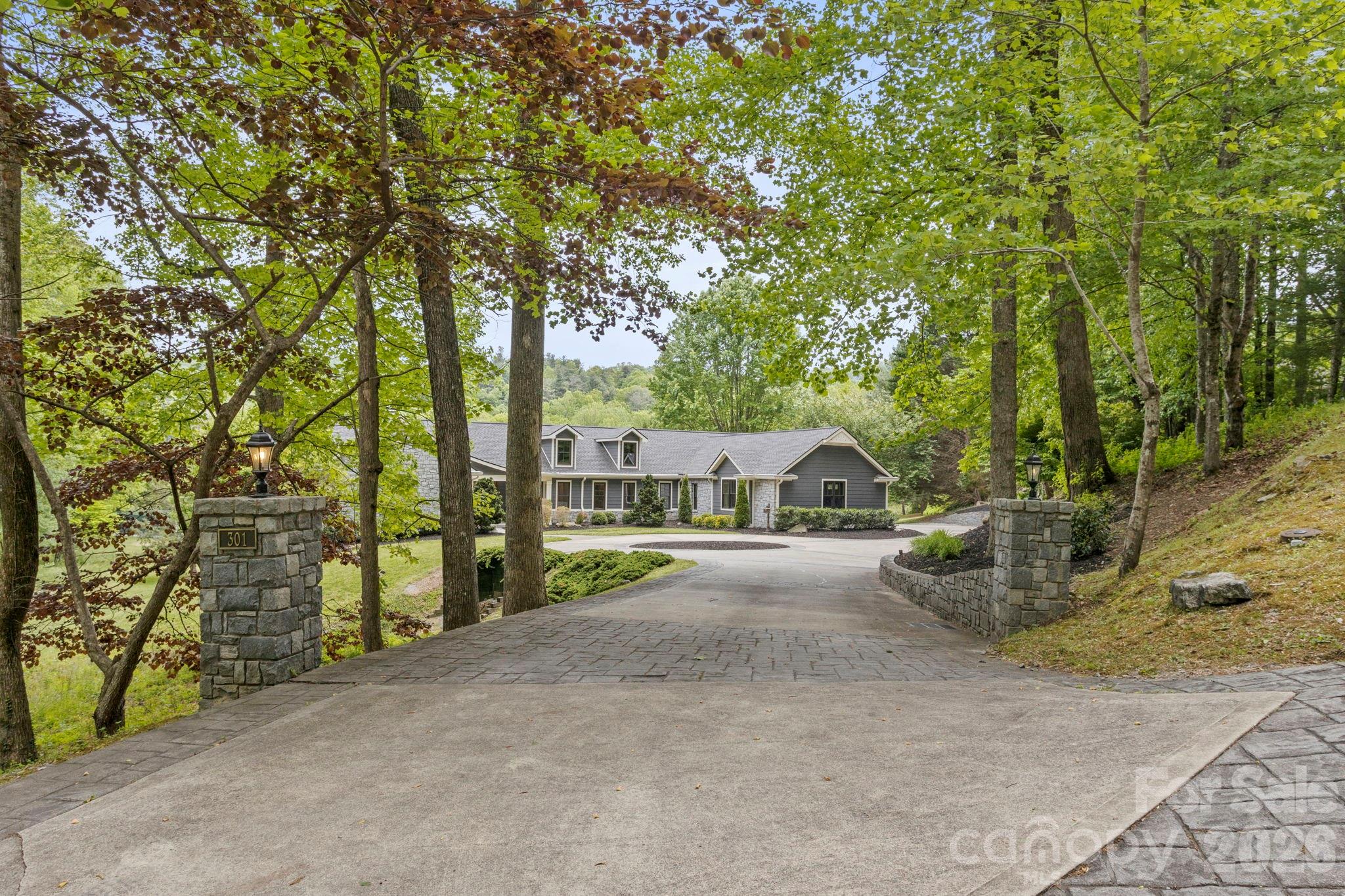 301 Winding Meadows Drive, Flat Rock, photo 1 of 8