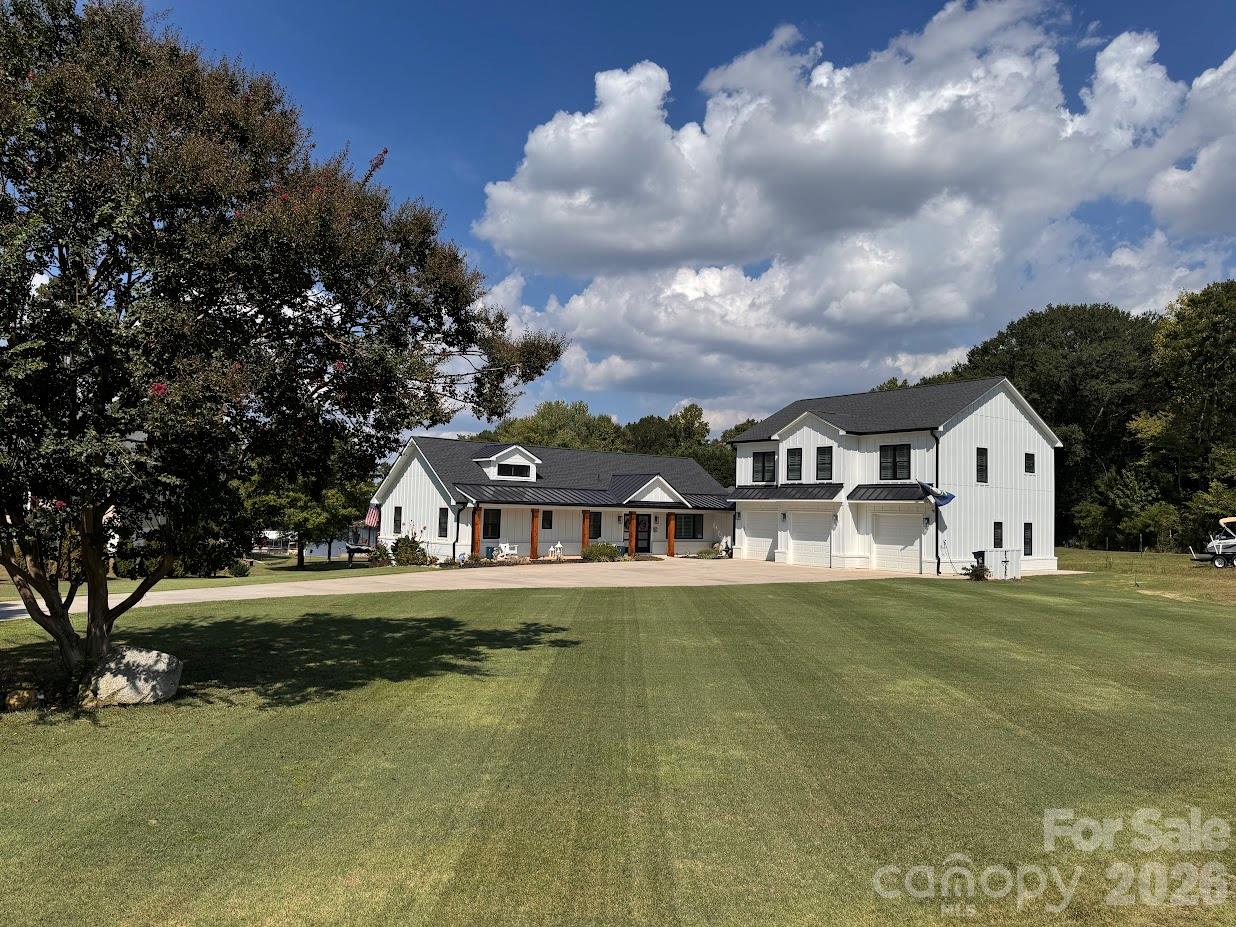 15800 Henry Lane, Huntersville, photo 1 of 8