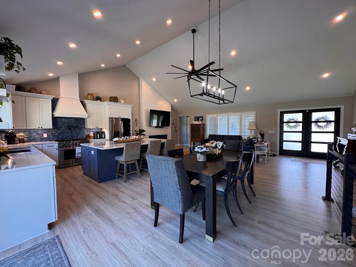 15800 Henry Lane, Huntersville, photo 4 of 8