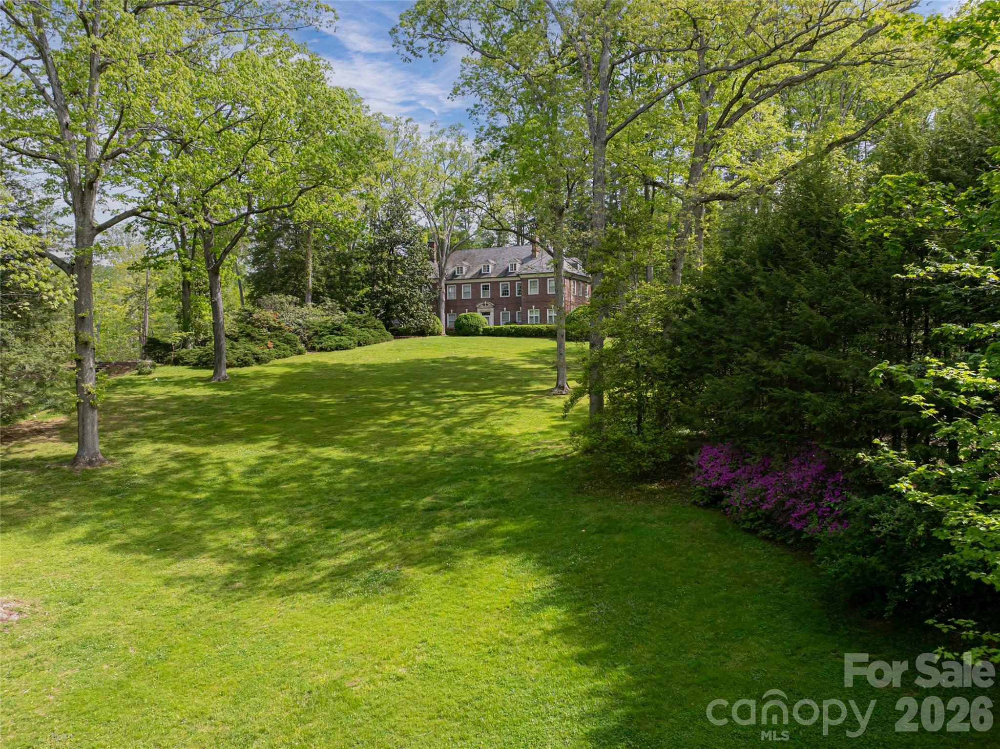 407 Vanderbilt Road, Asheville, photo 4 of 8