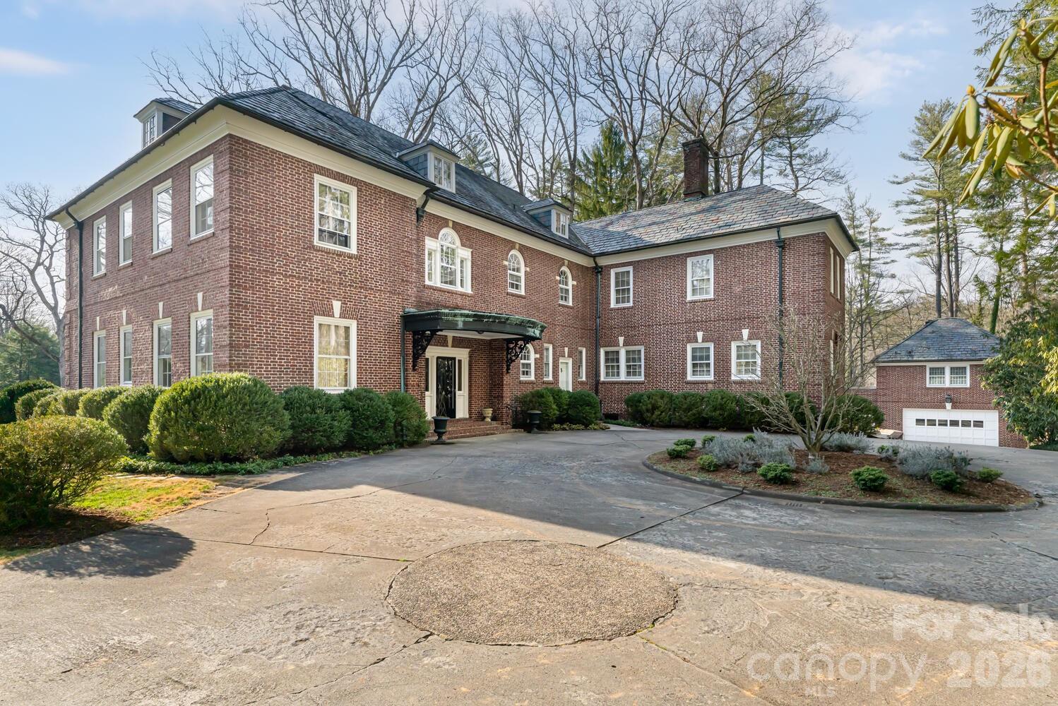 407 Vanderbilt Road, Asheville, photo 3 of 8